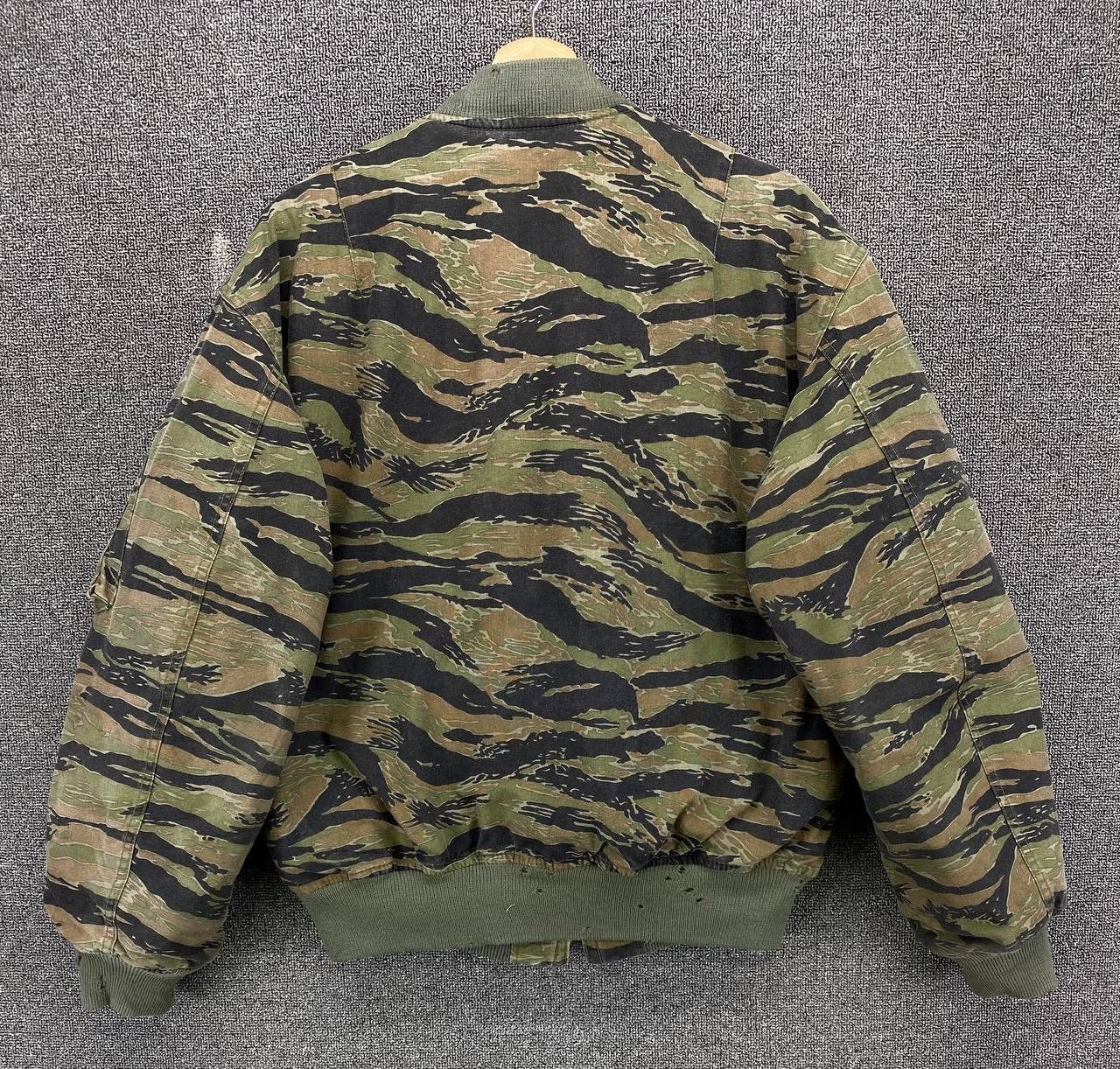 Vintage Vintage Made By Houston Jumper Field Camo Bomber Jacket Size US M / EU 48-50 / 2 - 8 Thumbnail