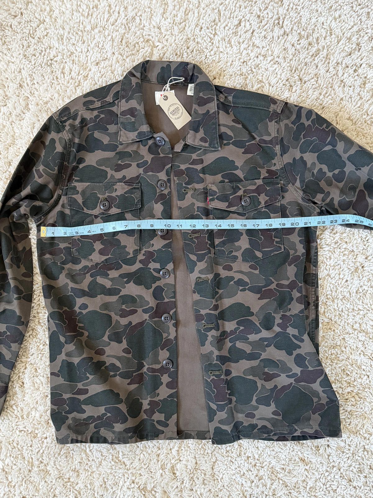 Levi's Levi's Camouflage Button-Up Jacket Size Small NWT Size US S / EU 44-46 / 1 - 7 Thumbnail