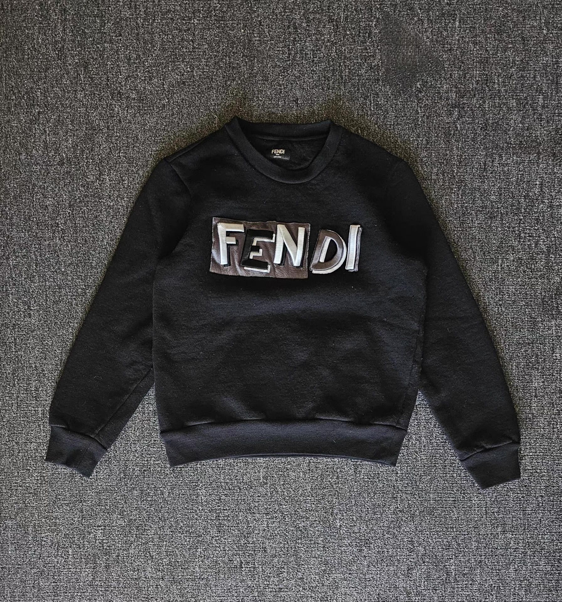 Fendi Fendi Women's Wool Sweater. Q4 Size S / US 4 / IT 40 - 1 Thumbnail