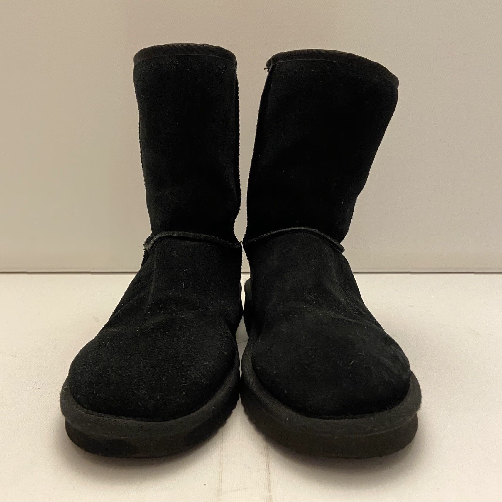 Ugg UGG Kookaburra Black Suede Bootie Women’s Size 7 Size US 7 / IT 37 - 3 Thumbnail