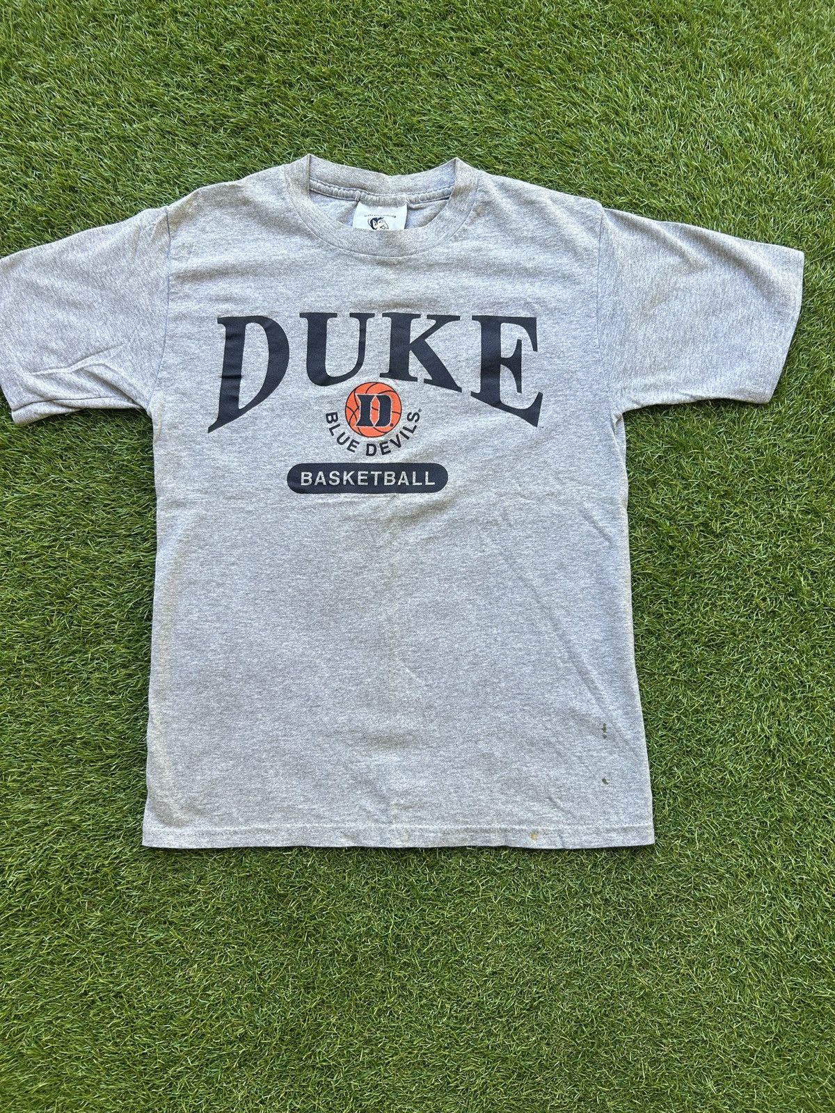 NCAA Vintage 90s Duke Blue Devils Basketball T Shirt Size US S / EU 44-46 / 1 - 1 Thumbnail