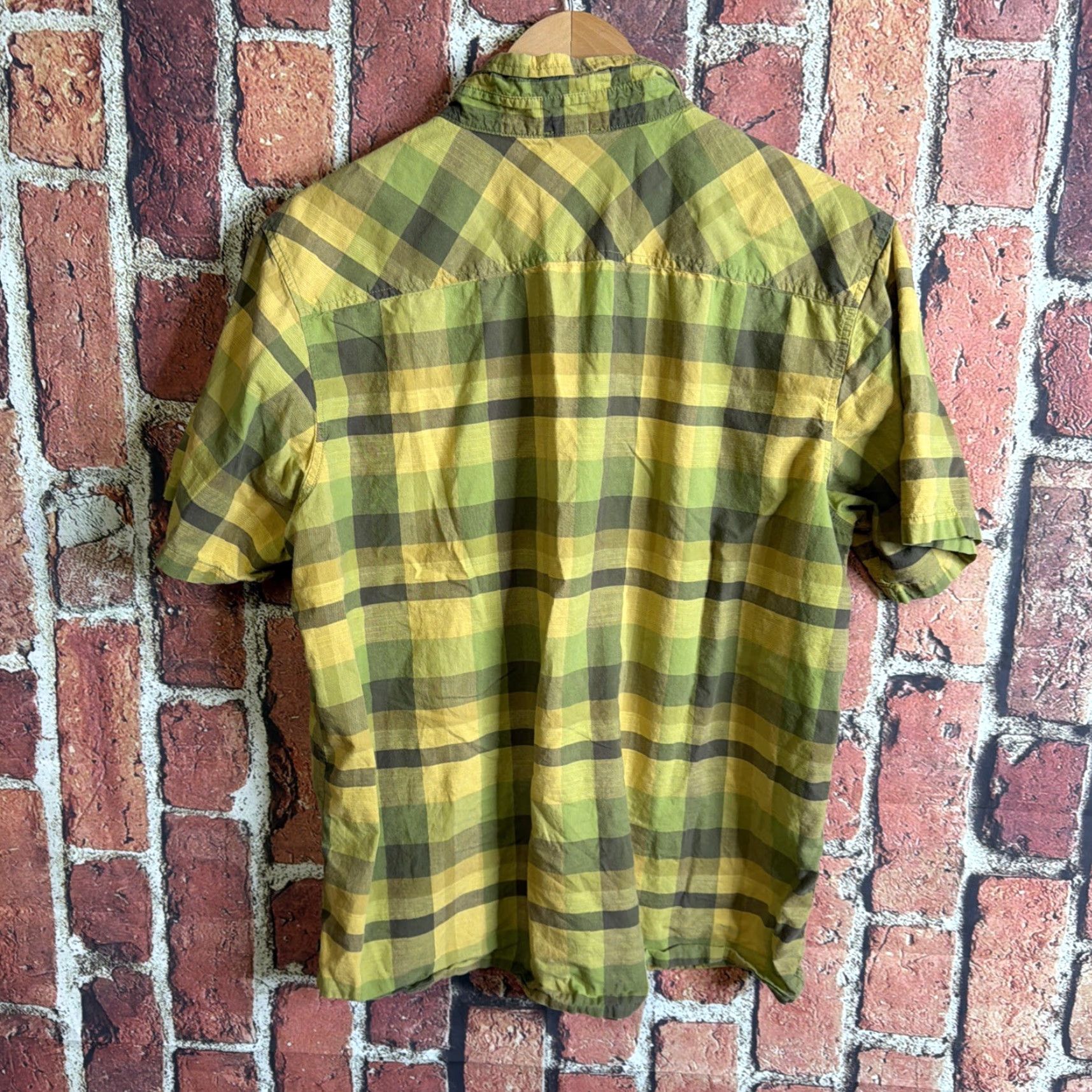 Mountain Hardwear Mountain Hardwear Shirt Mens L Yellow Short Sleeve Plaid Button Up Size US L / EU 52-54 / 3 - 4 Thumbnail