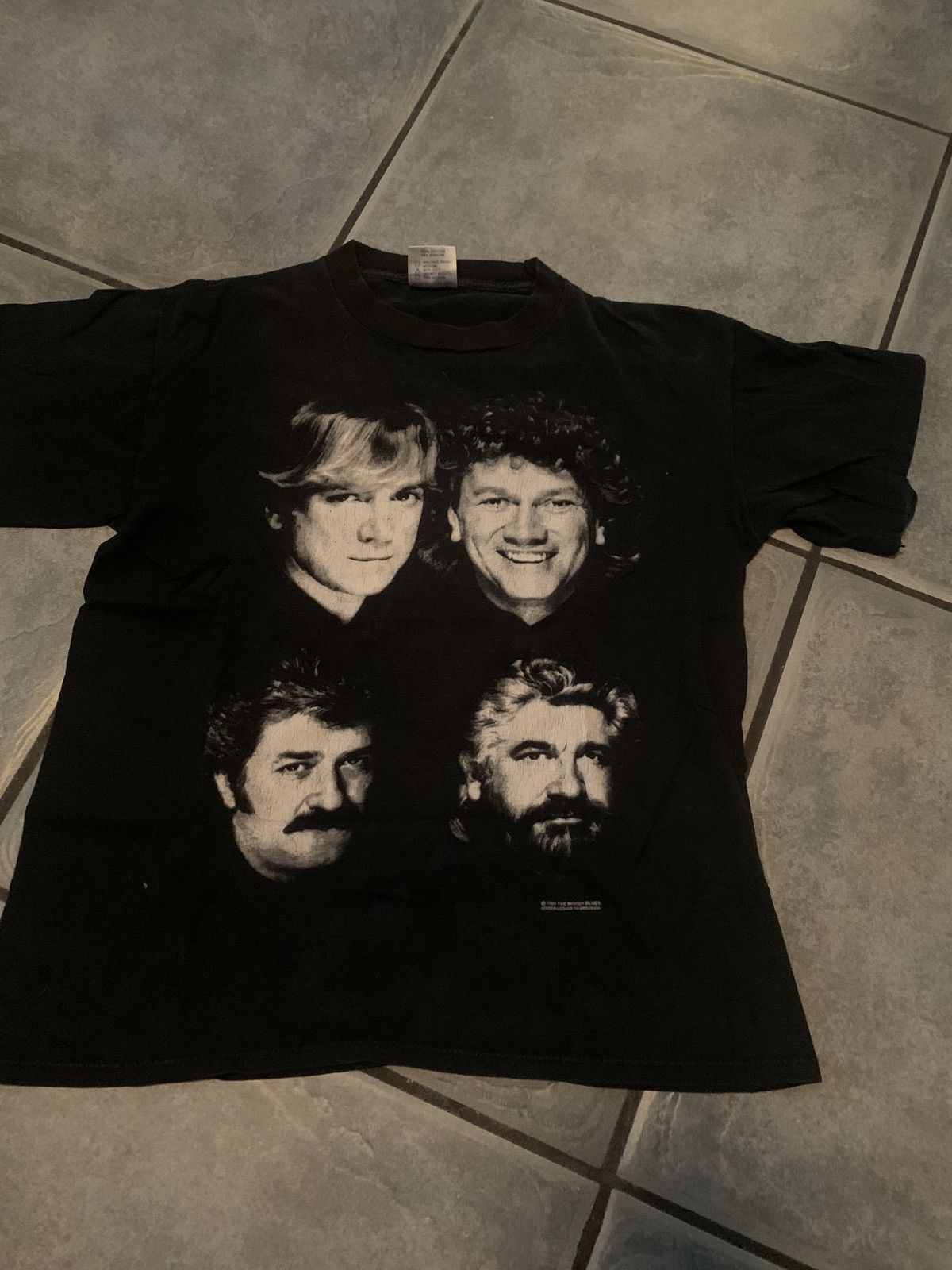 Band Tees Vintage SINGLE STITCHED "THE MOODY BLUES" TOUR TEE - 1991 Size US L / EU 52-54 / 3 - 5 Thumbnail
