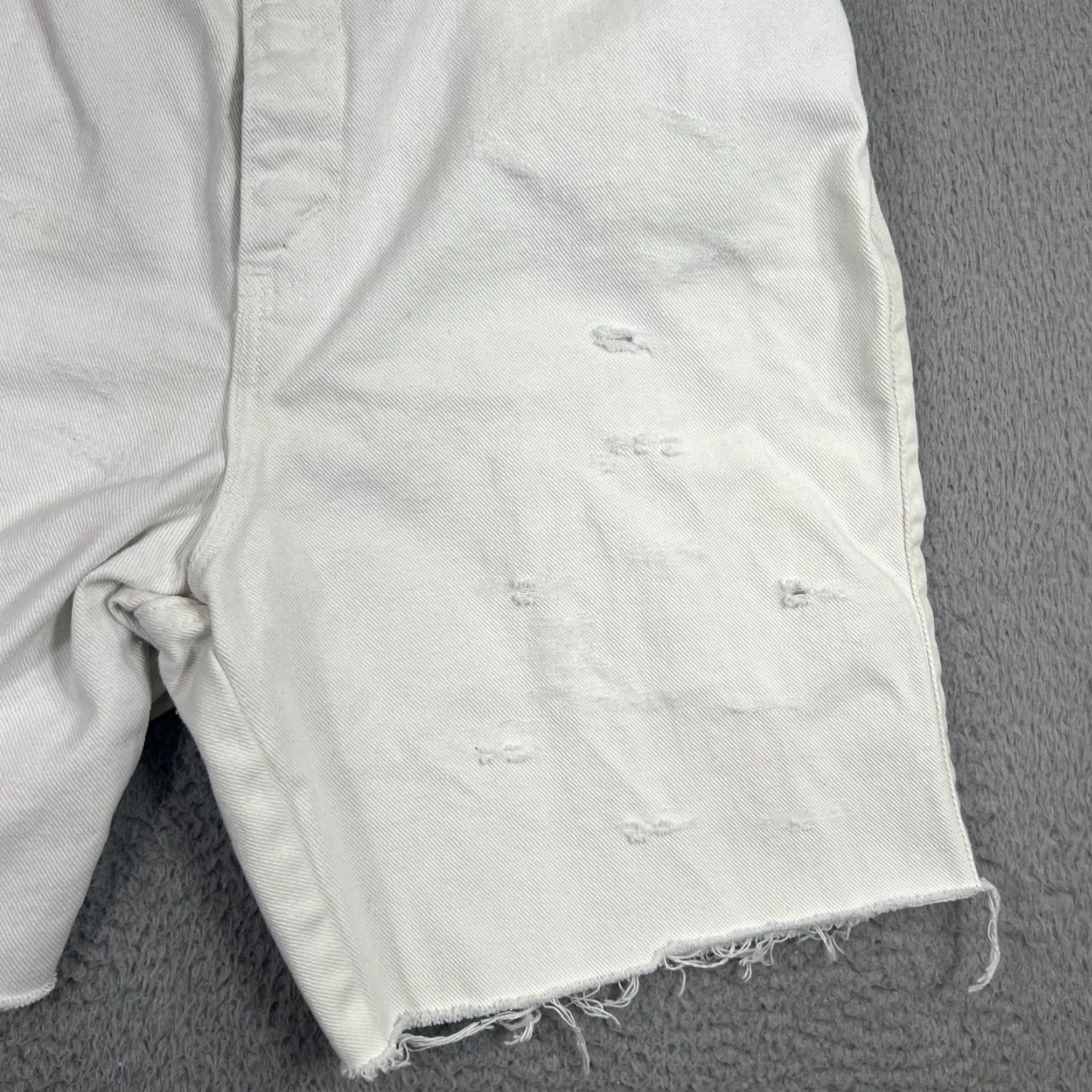 Levi's VINTAGE Levi's Women's Bermuda Shorts 12 White Denim 8" Casual Summer Summer Girls Size 34" / US 12 / IT 48 - 3 Thumbnail