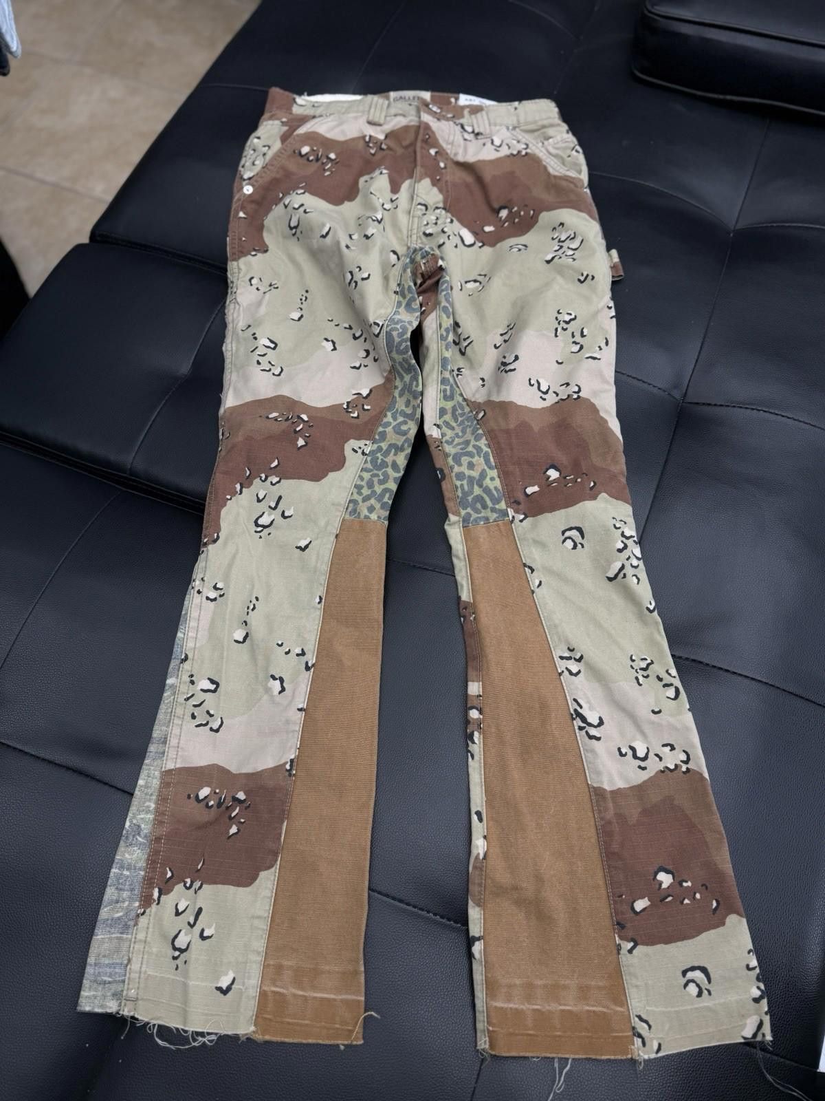 Gallery Dept. Gallery Dept. LA Light Camo Flare Pants 28/30 100% Authentic Size US 28 / EU 44 - 1 Thumbnail