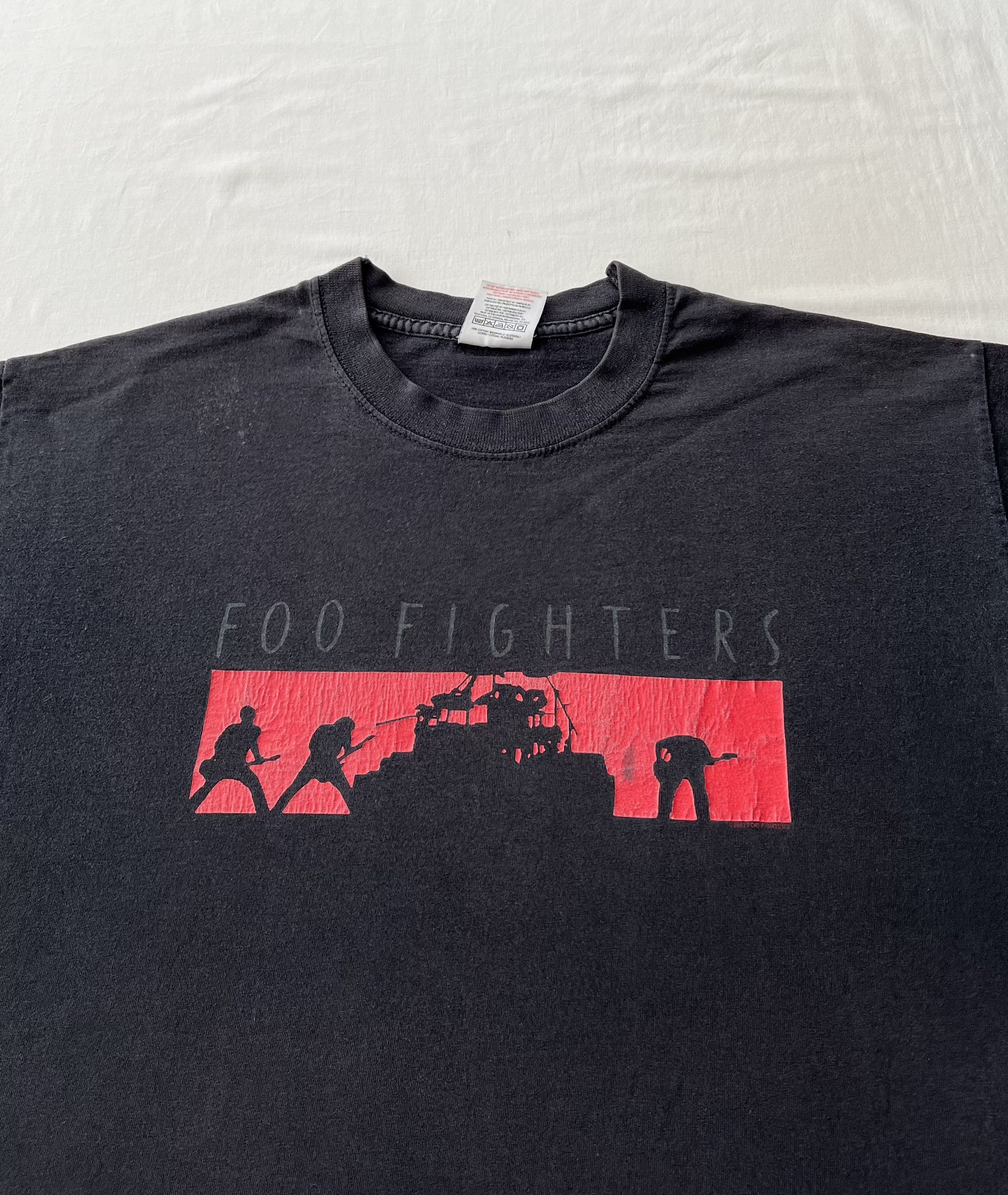 Band Tees Vintage 2003 Foo Fighters One By One Black T-shirt Size US M / EU 48-50 / 2 - 4 Thumbnail