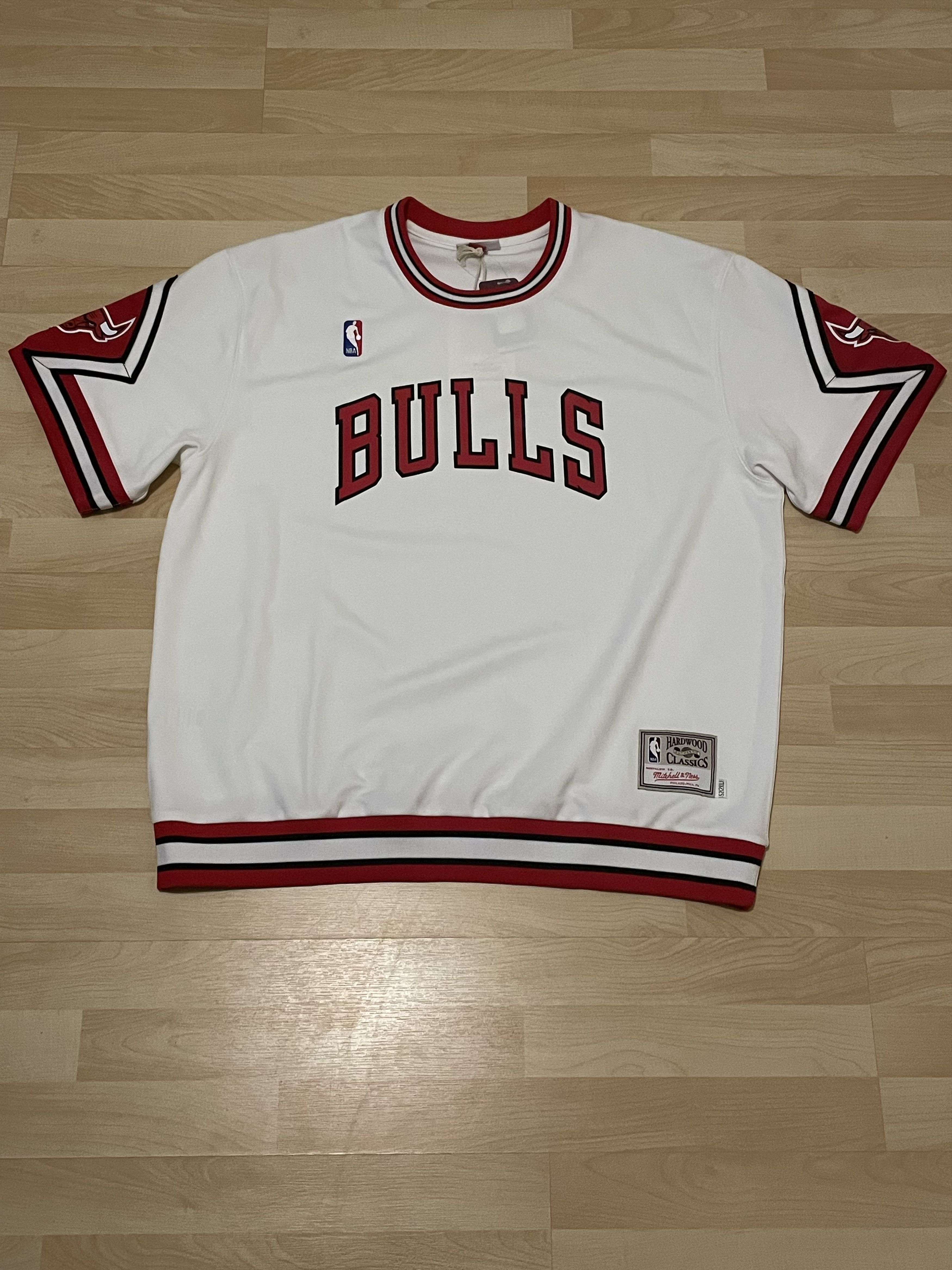 Mitchell & Ness Mitchell and Ness Chicago Bulls Shooting shirt Size US XXL / EU 58 / 5 - 1 Thumbnail