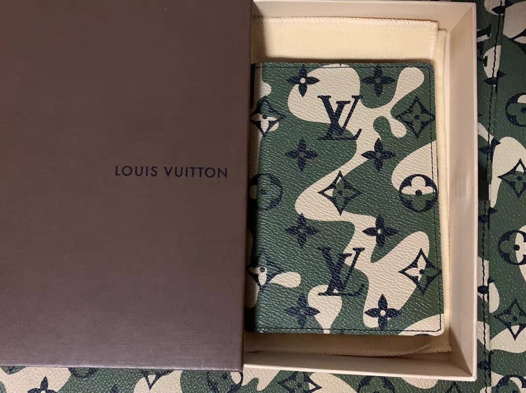 Louis Vuitton Louis Vuitton x Takashi Murakami Q14 Size ONE SIZE - 2 Thumbnail
