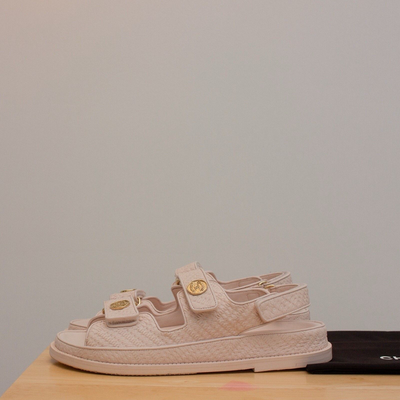 Chanel 1950$ CHANEL 2022 Calfskin Dad Medallion Sandals Pink 38 1/2 Size US 8.5 / IT 38.5 - 8 Thumbnail