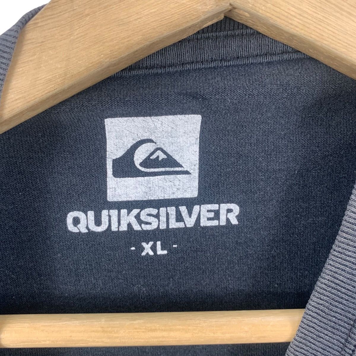 Quiksilver QUIKSILVER SURFING Center Logo Natural Faded Tee Shirt Top Size US XL / EU 56 / 4 - 8 Thumbnail