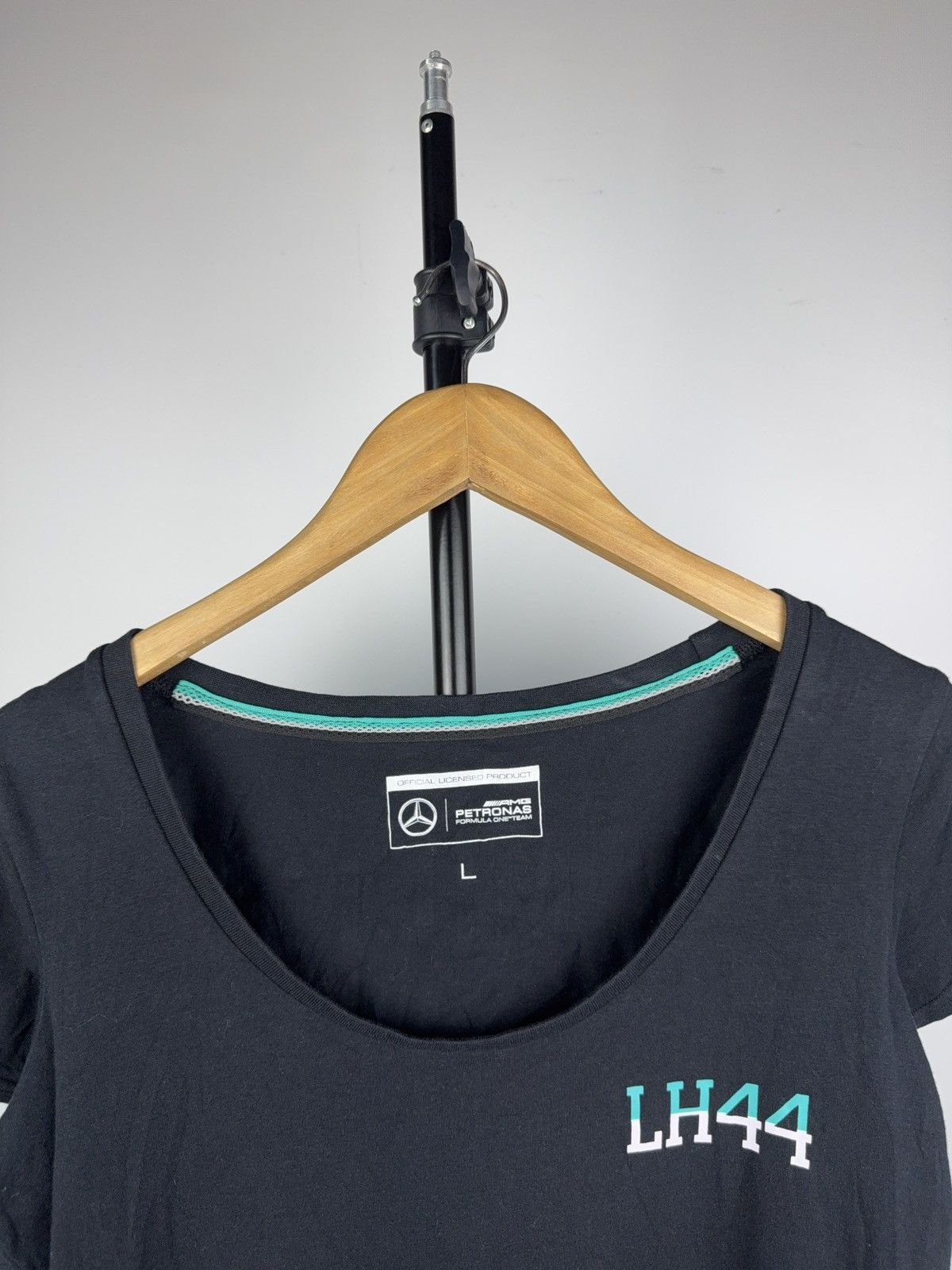 Mercedes-Benz Rare Racing 00s Mercedes LH44 Hamilton Petronas AMG t shirt Size L / US 10 / IT 46 - 2 Thumbnail