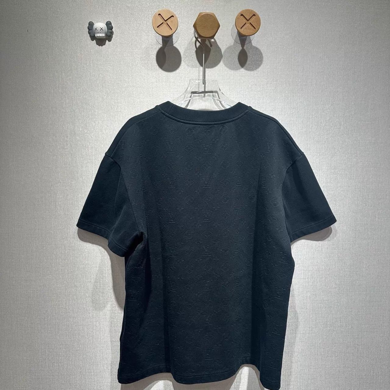 Louis Vuitton LV Black Pocket Monogram Back Full Print Short Sleeve T-Shirt L Size US L / EU 52-54 / 3 - 2 Thumbnail