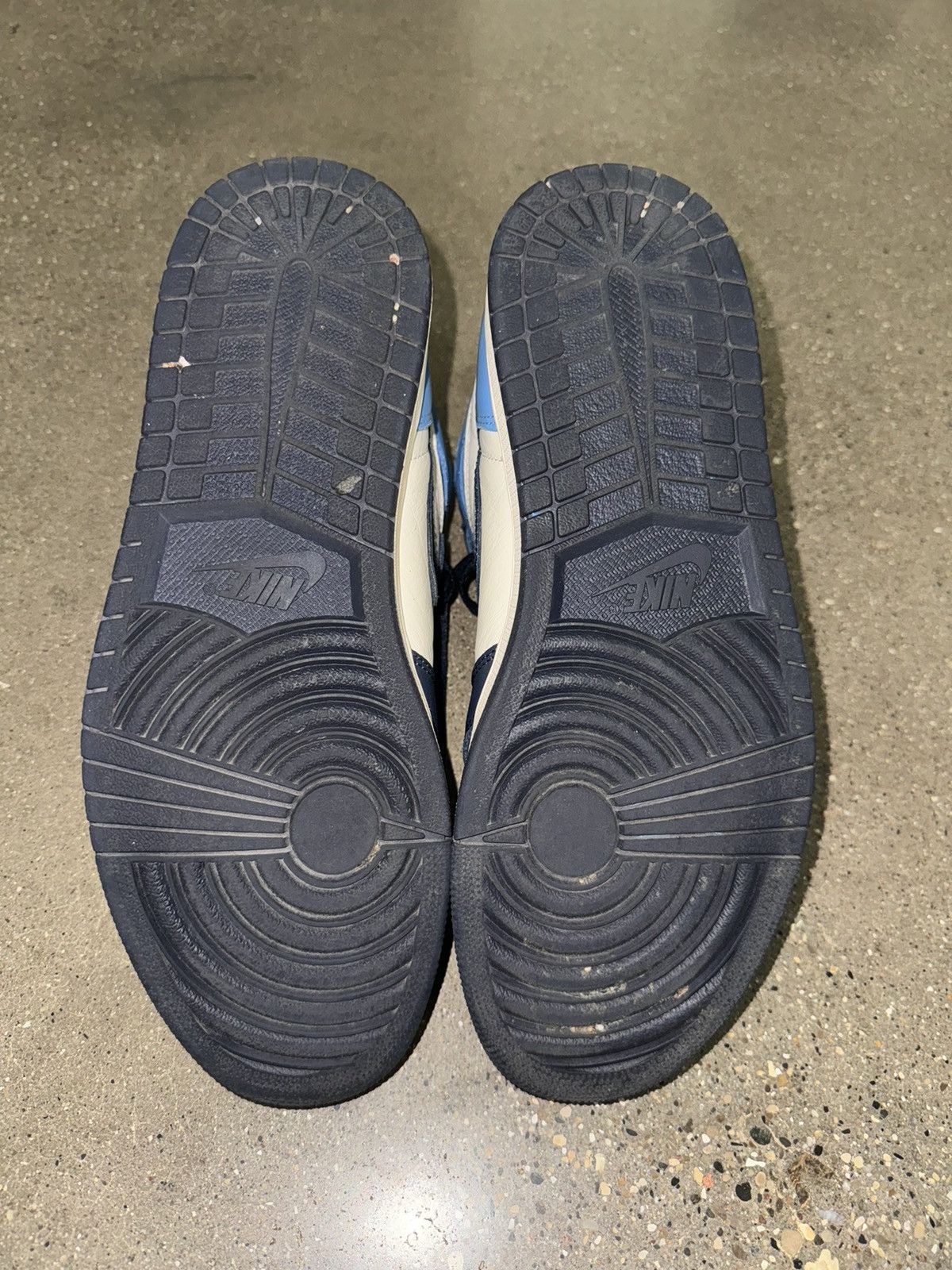 Jordan Brand × Nike Air Jordan Retro 1 ‘Obsidian Size US 10.5 / EU 43-44 - 5 Thumbnail