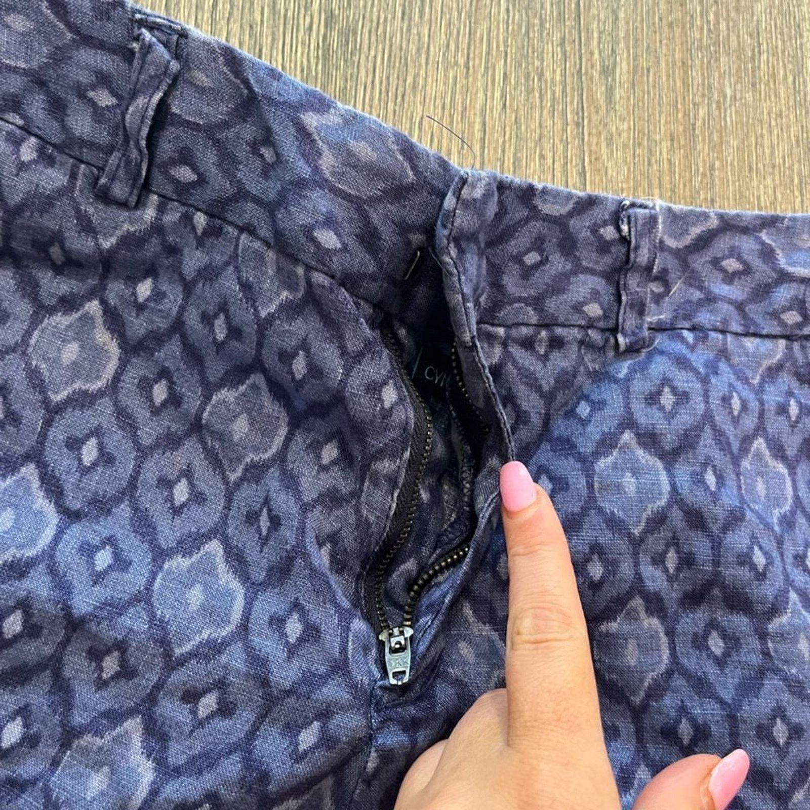 Cynthia Rowley Cynthia Rowley 100% Linen Blue Ikat Print Boho Shorts Size 6 Size 28" / US 6 / IT 42 - 2 Thumbnail