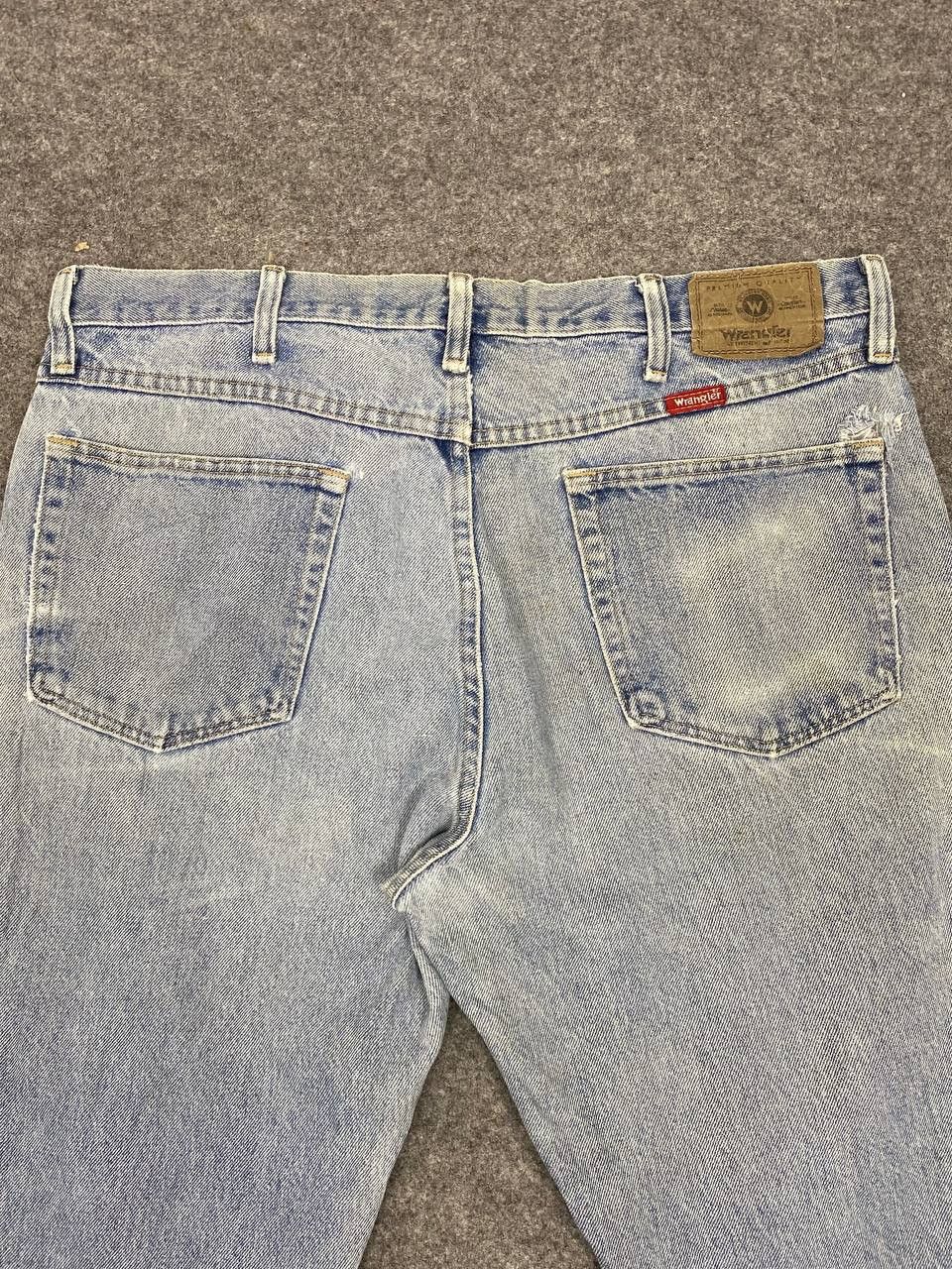 Wrangler vintage wrangler relaxed fit distressed denim Size US 37 - 3 Thumbnail