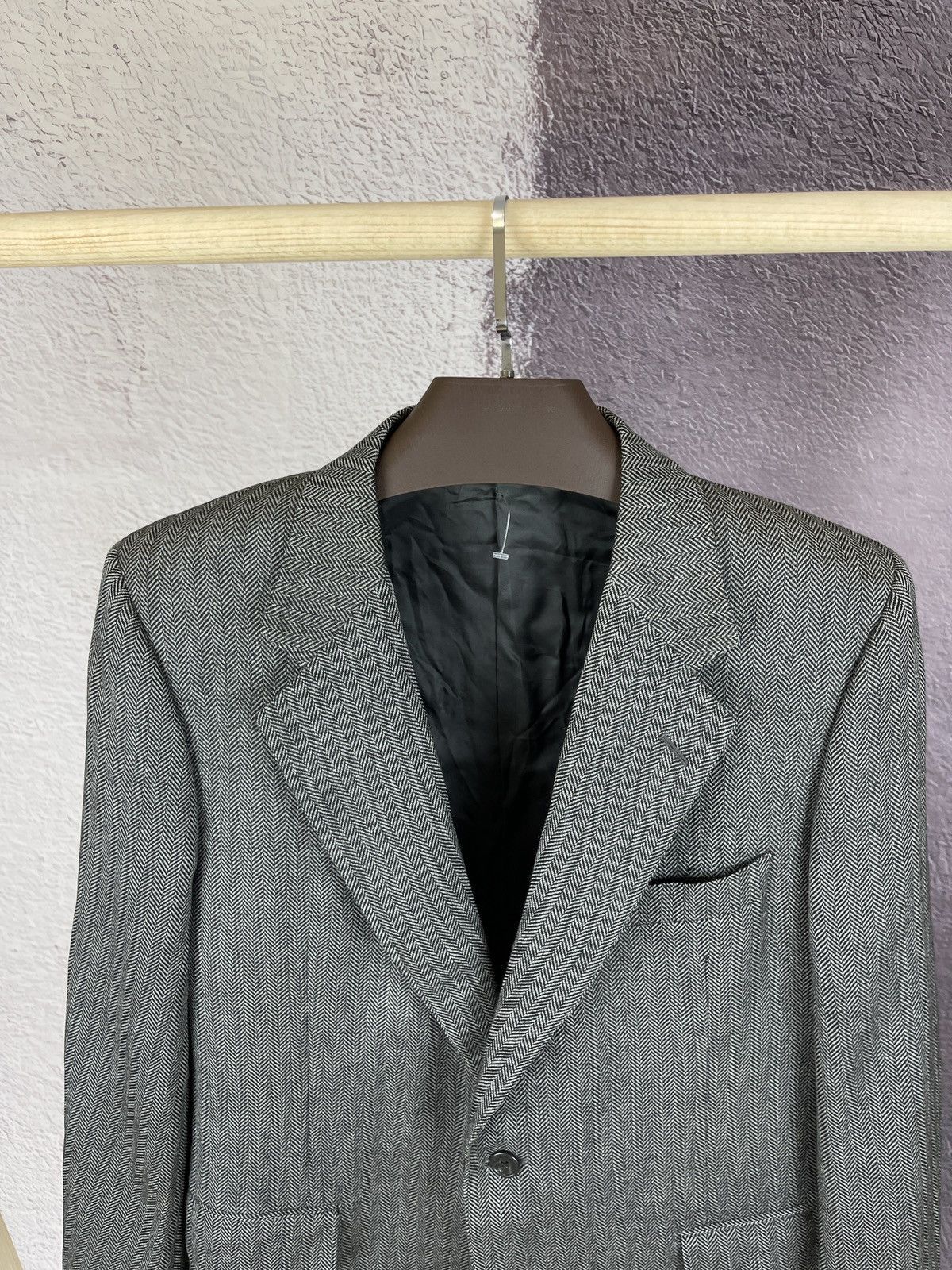Corneliani Corneliani herringbone grey cashmere wool 2 button blazer Size 40R - 2 Thumbnail
