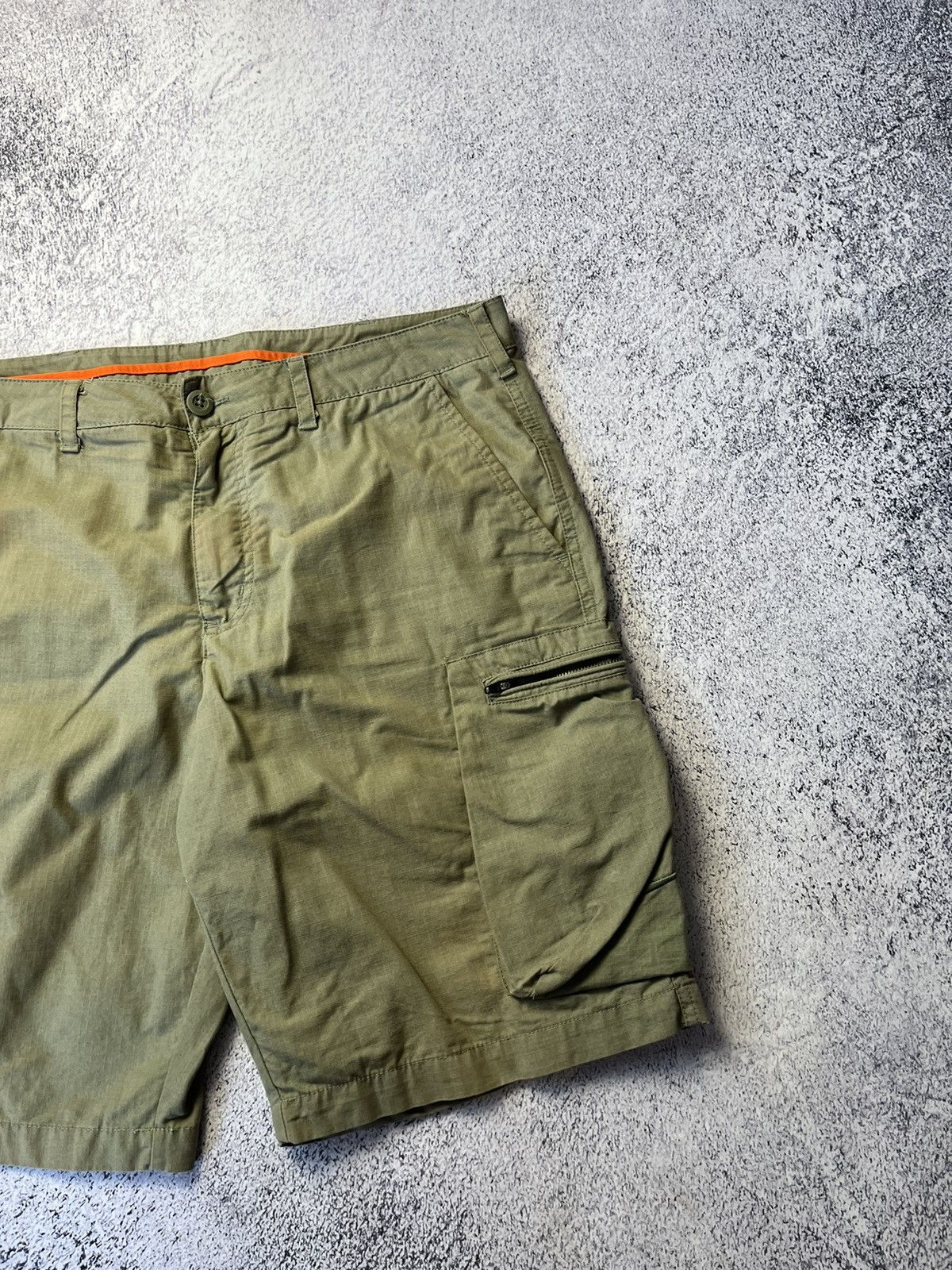 Nike Nike vintage cargo shorts casual streetwear hype y2k Size US 34 / EU 50 - 3 Thumbnail