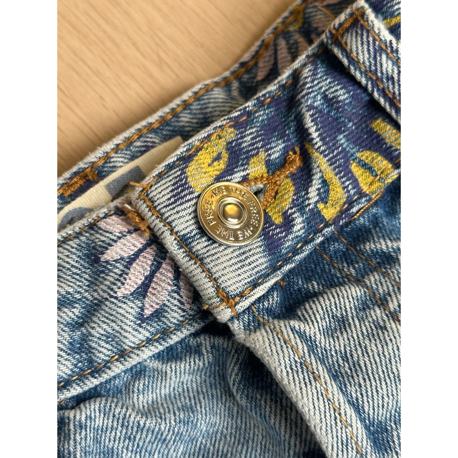 Free People Free People Denim Shorts with Floral Pattern - Size 25 Size 25" / US 0 / IT 36 - 2 Thumbnail
