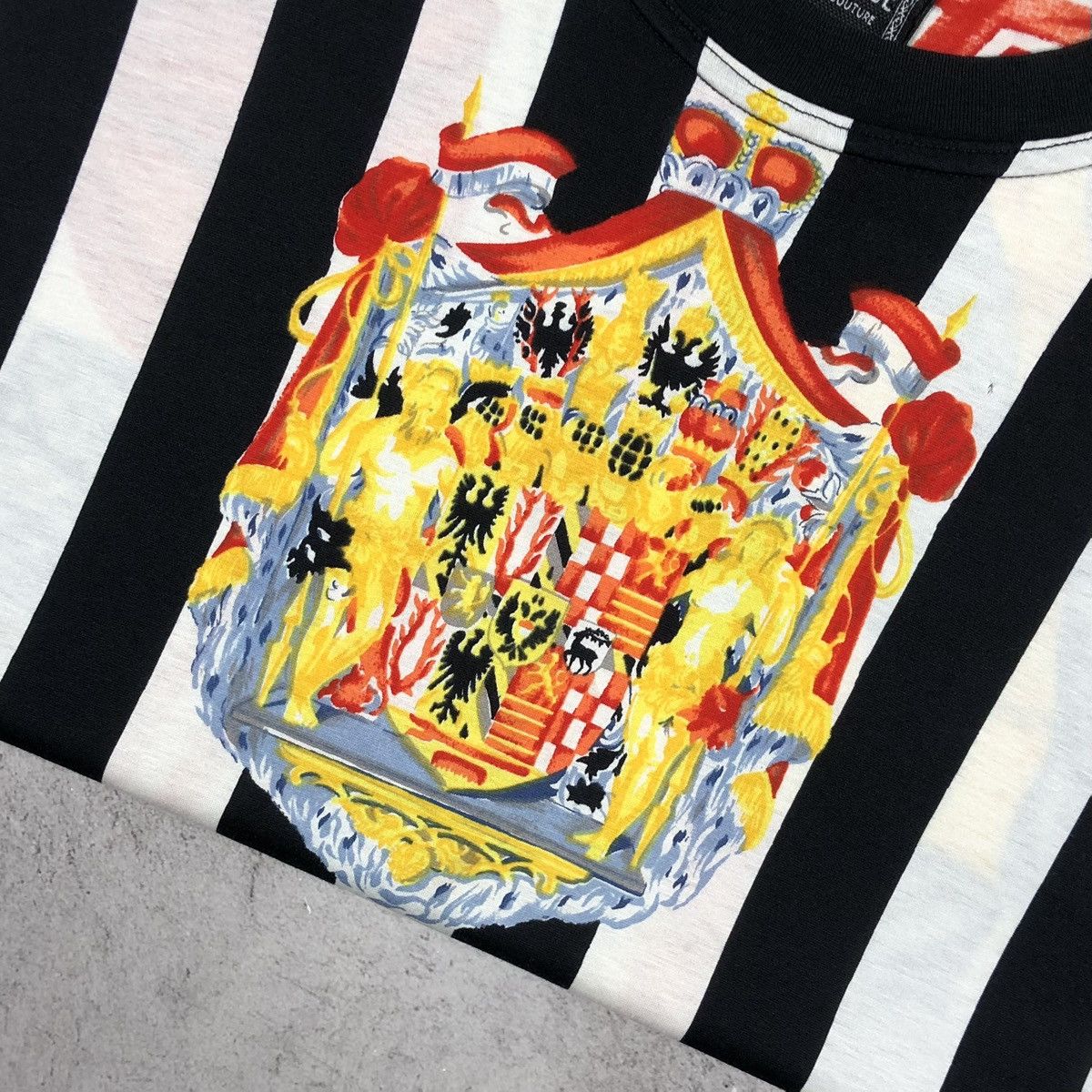 Versace Vintage 90s Versace Jeans Couture AOP Flags Heraldry Tee Size US XL / EU 56 / 4 - 3 Thumbnail