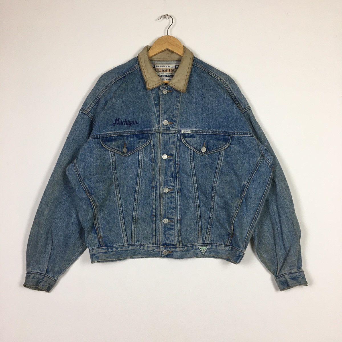 Guess Vintage Guess Classic Style Leather Collar Denim Jacket Size US L / EU 52-54 / 3 - 1 Thumbnail