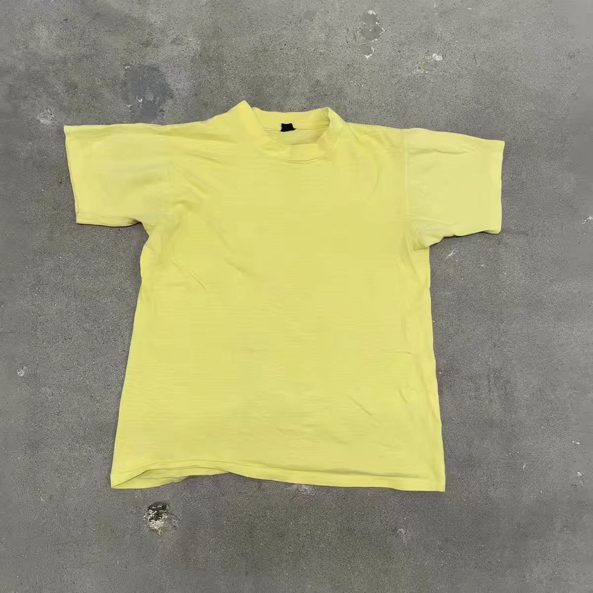 Vintage Yellow Casual Cartoon Print Tshirt Size US M / EU 48-50 / 2 - 3 Thumbnail