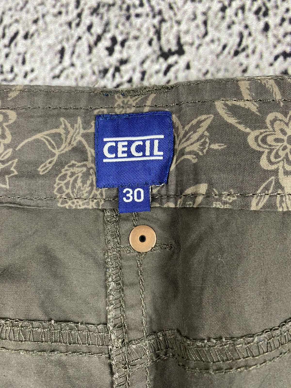 Japanese Brand Vintage Y2K cargo faded wide low rise pants 00s streetwear Size 30" / US 8 / IT 44 - 6 Thumbnail