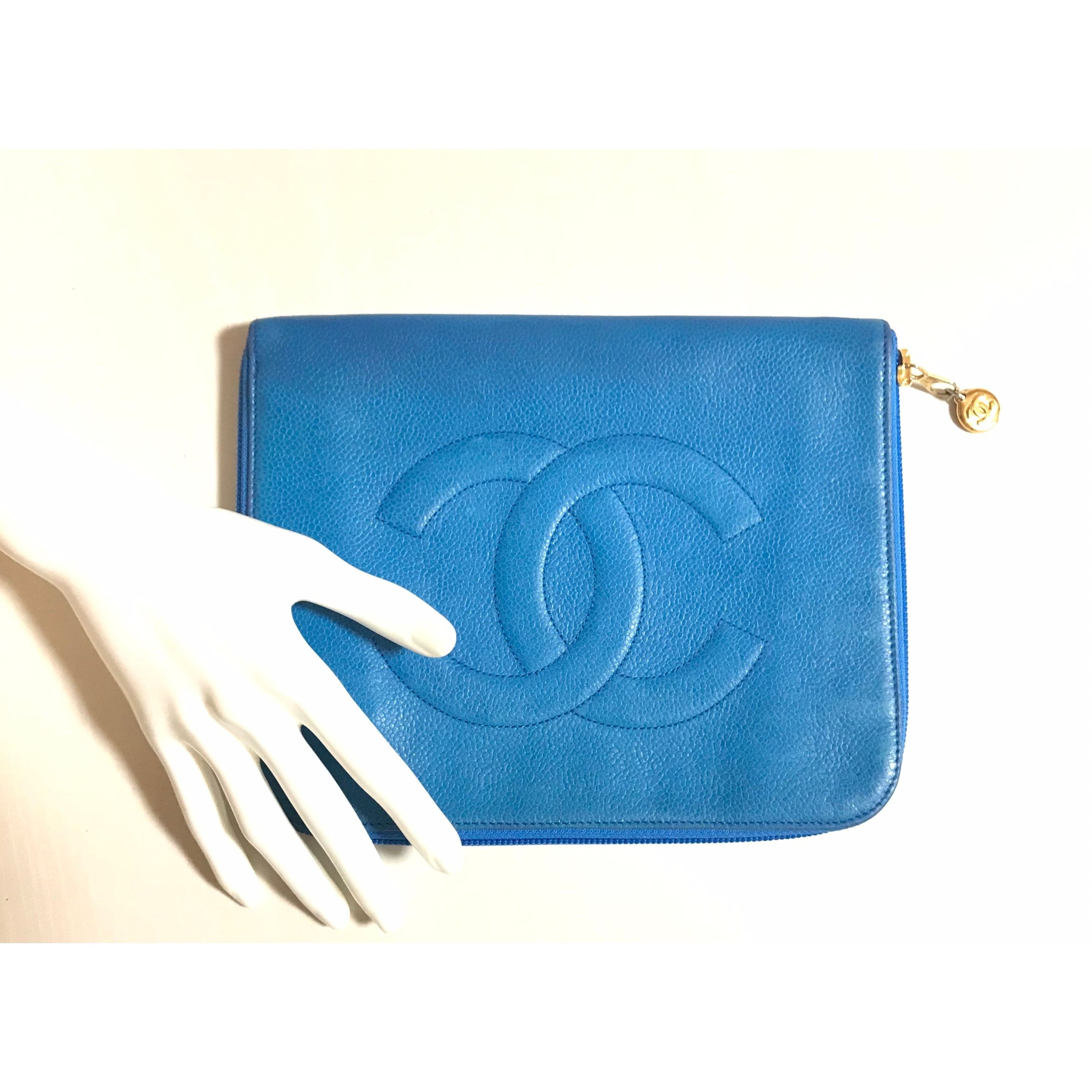 Chanel Vintage CHANEL blue caviar clutch bag, iPhone case, wallet. Size ONE SIZE - 10 Thumbnail