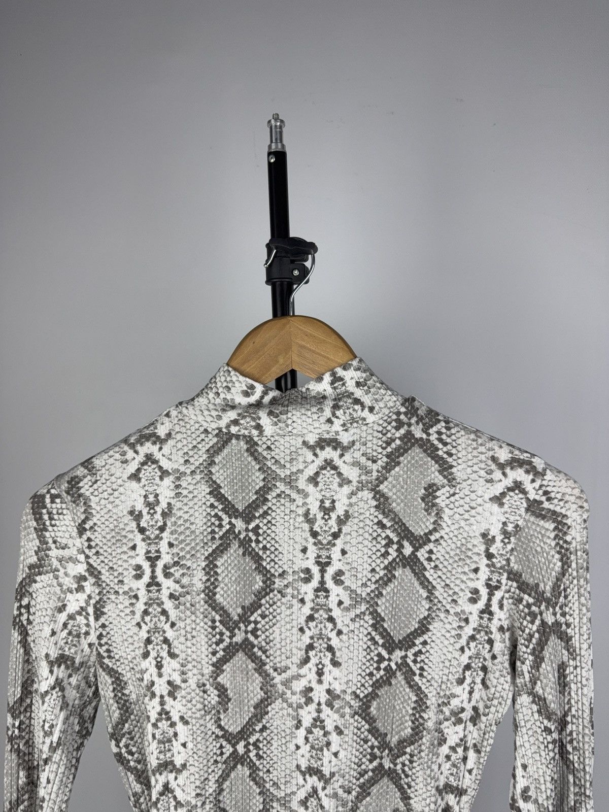 Japanese Brand Avant Garde Snake 90s Designer Japanese JPG style Mesh Y2K Size S / US 4 / IT 40 - 5 Thumbnail
