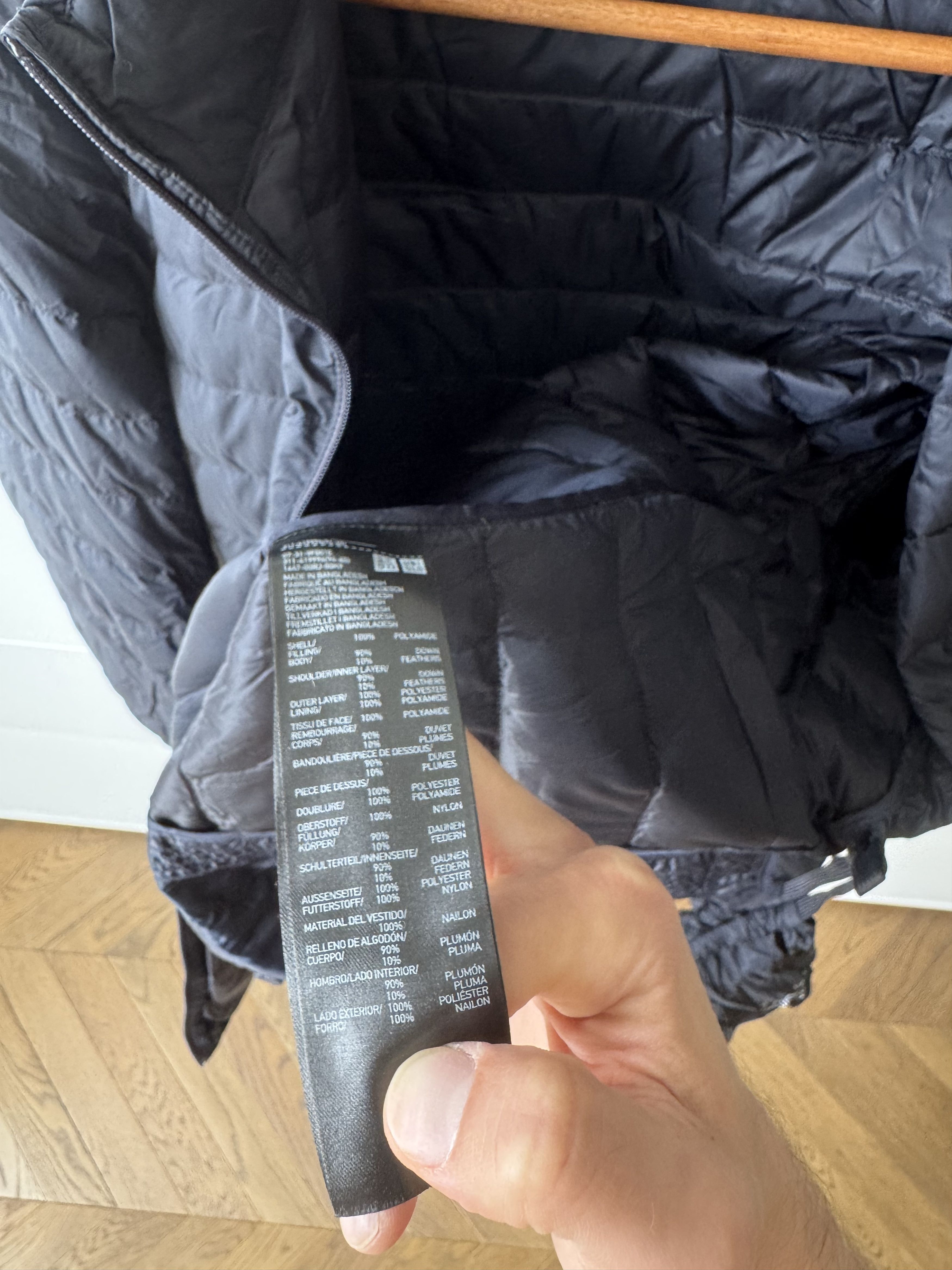 Uniqlo [M] Ultra Light Down Jacket in Navy Size US M / EU 48-50 / 2 - 6 Thumbnail