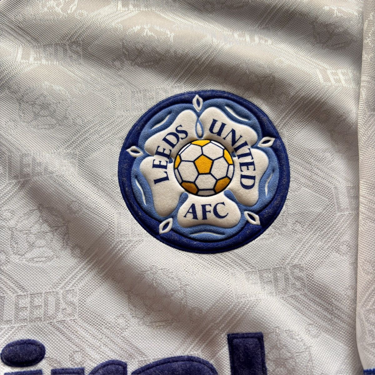 Vintage Leeds United Home 1992-93 Cantona #7 Soccer Jersey Size US M / EU 48-50 / 2 - 8 Thumbnail