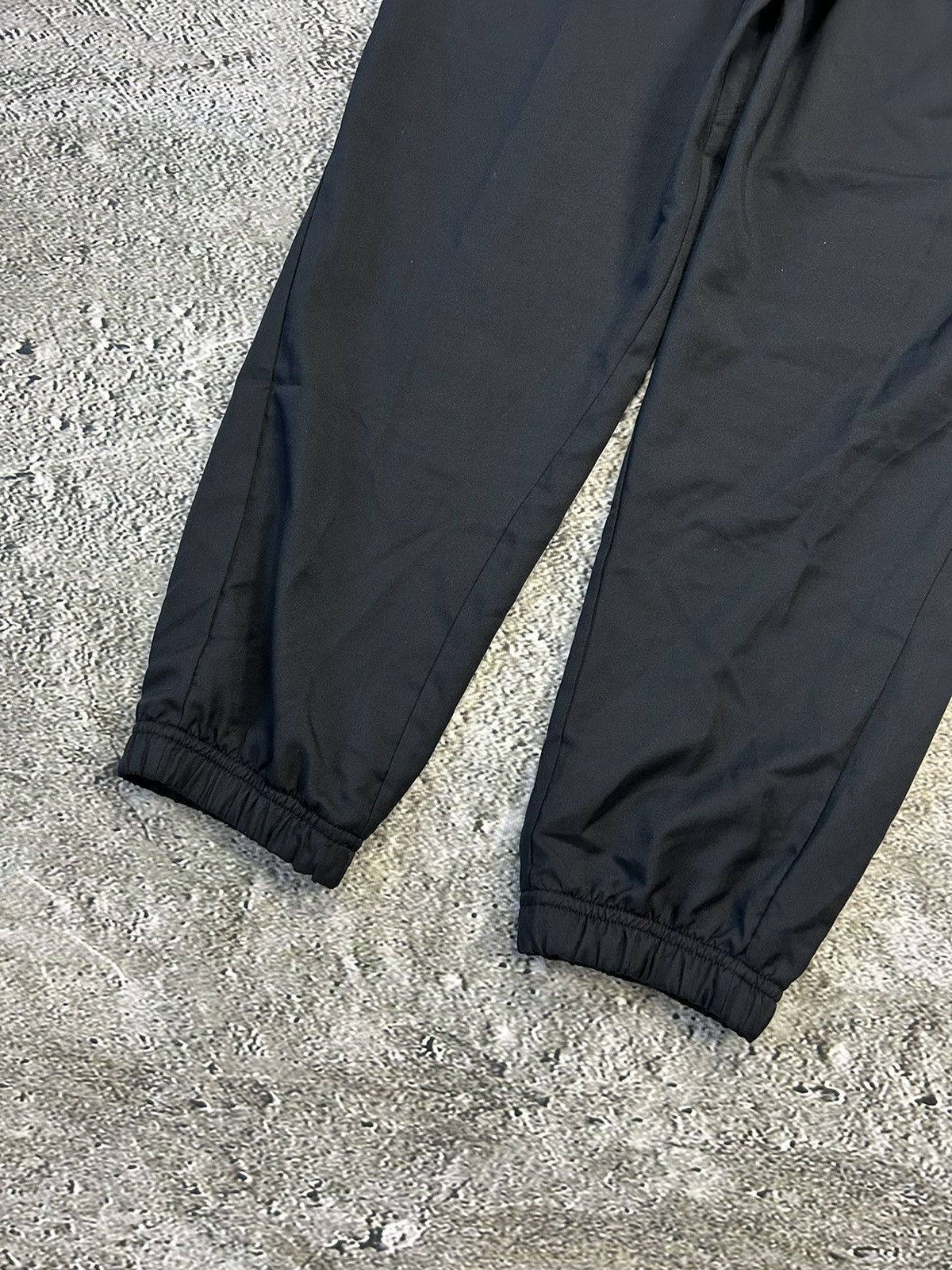Nike × Vintage PSG Nike nylon black track pants small swoosh drill Y2K Size US 32 / EU 48 - 6 Thumbnail