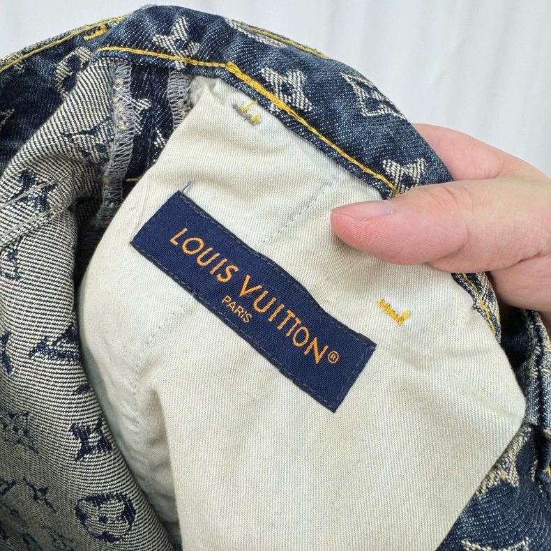 Louis Vuitton Louis Vuitton Leather-trimmed full-print jeans Size US 28 / EU 44 - 4 Thumbnail