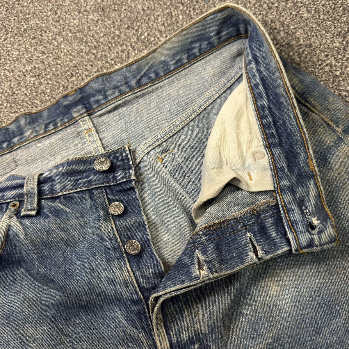 Levi's Vintage Clothing Vintage Distressed USA Levis 501 Classic Straight Denim W35 Size US 35 - 15 Thumbnail
