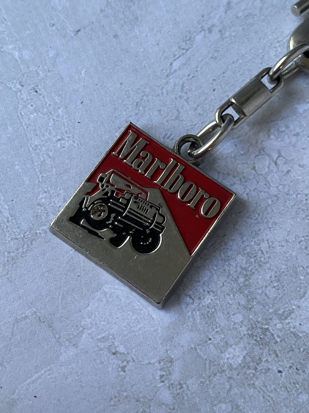 Jewelry × Vintage Vintage Marlboro Keychain, Collectible Size ONE SIZE - 2 Thumbnail