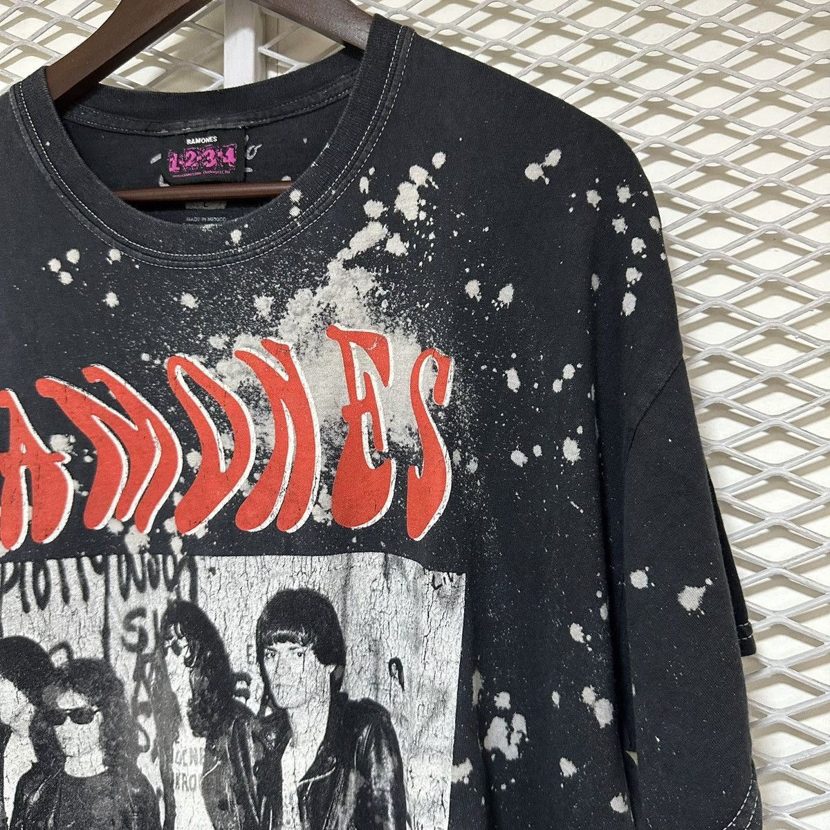 Band Tees Ramones Official Mosquitohead T-Shirt Size US L / EU 52-54 / 3 - 4 Thumbnail