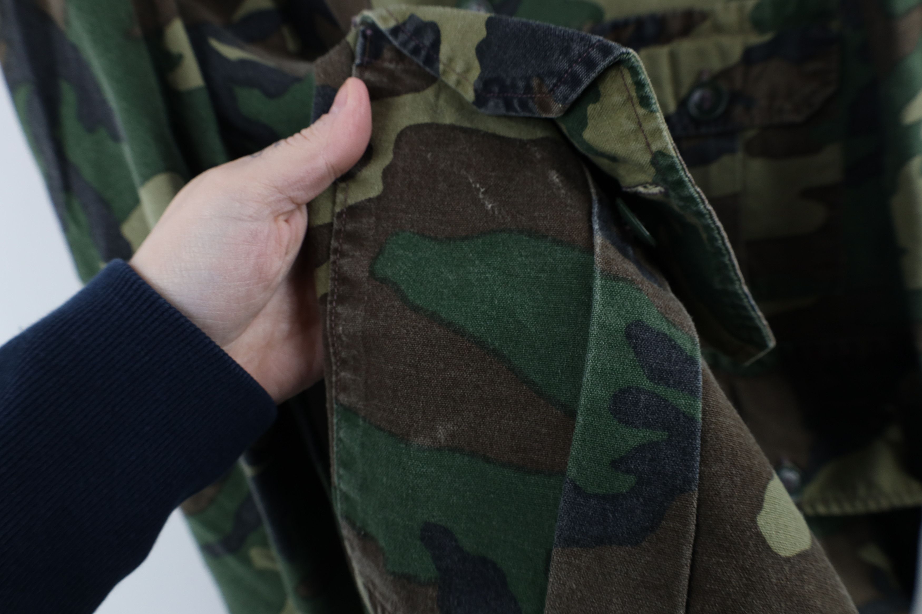 Vintage Vintage 90s Streetwear Camouflage Button Shirt Jacket USA Size US M / EU 48-50 / 2 - 7 Thumbnail