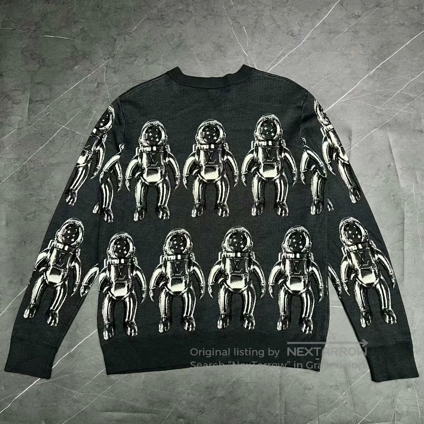 Louis Vuitton louis vuitton astronaut knit sweater in black. Size US M / EU 48-50 / 2 - 2 Thumbnail