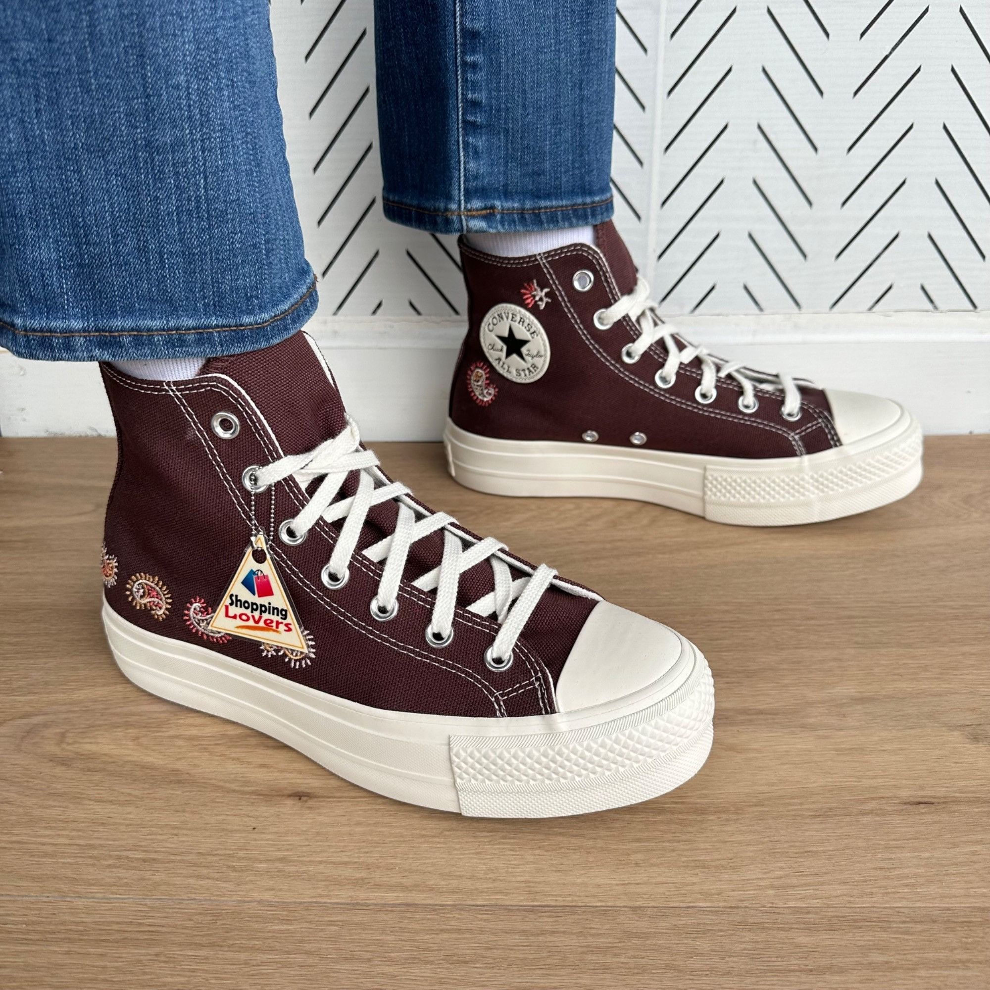 ⭐Converse Chuck Taylor Lift Platform Embroidered Sz 6 Womens