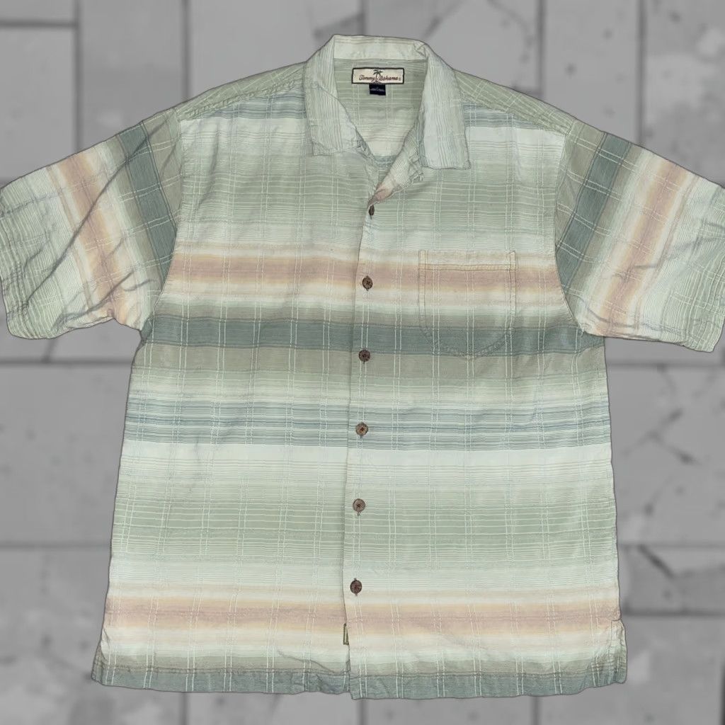 Tommy Bahama Tommy Bahama Beige Hawaiian Shirt Mens L 100% silk Silk Button-Up Short Sleeve Regular Family Bahamas Hawaii Theme Beige L Mens Shirt Size US L / EU 52-54 / 3 - 1 Thumbnail
