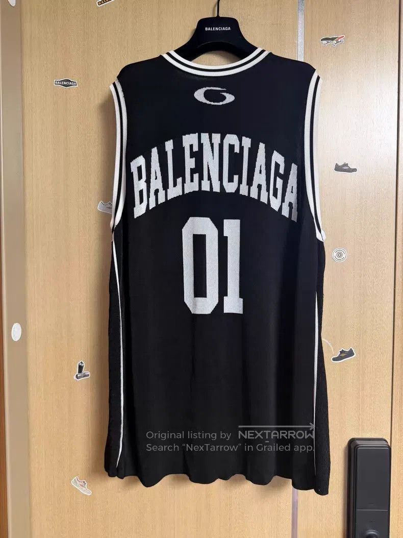 Balenciaga Balenciaga Black and White Striped Sports Knit Vest Top Size US S / EU 44-46 / 1 - 1 Thumbnail