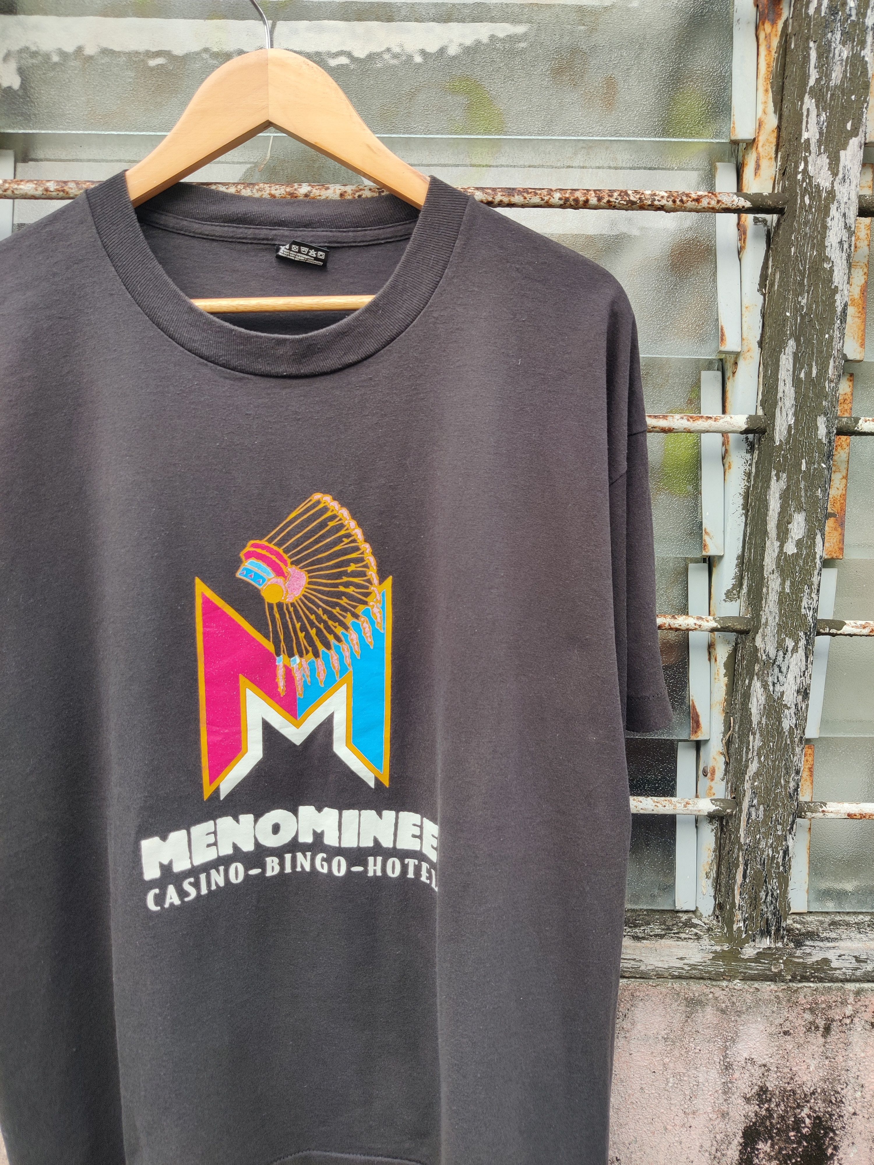 Fruit Of The Loom Vintage Menominee Casino Hotel Promo Shirt Size US XL / EU 56 / 4 - 2 Thumbnail