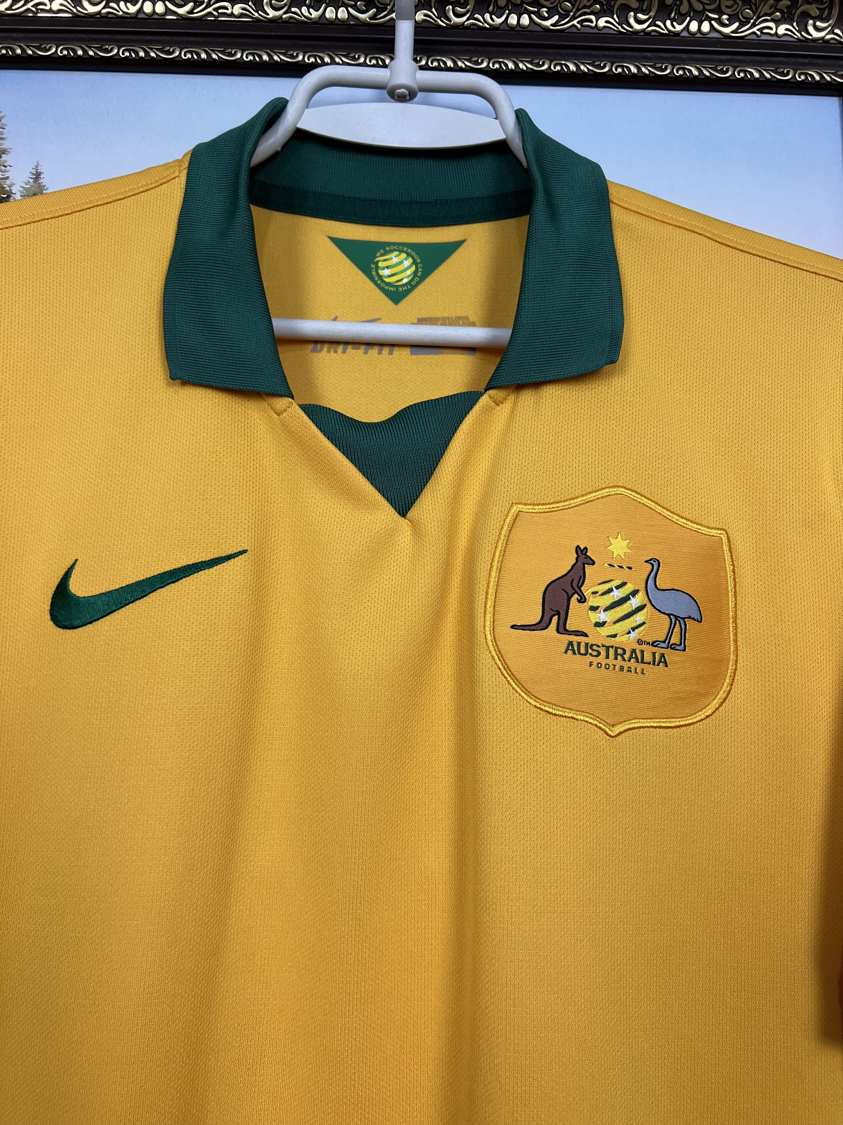 Nike Australia Home football shirt 2014 Soccer Nike Jersey Mens Size US M / EU 48-50 / 2 - 3 Thumbnail