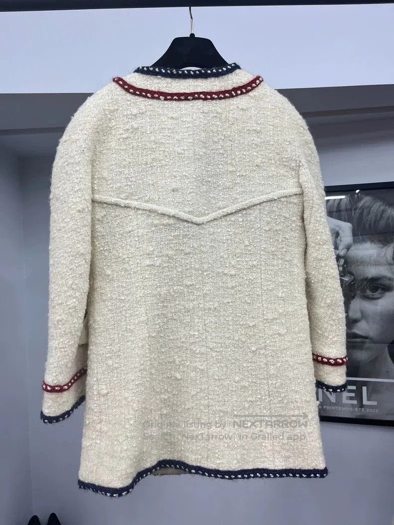 Chanel Chanel White Trimmed Jacket Size 38. Size US M / EU 48-50 / 2 - 3 Thumbnail