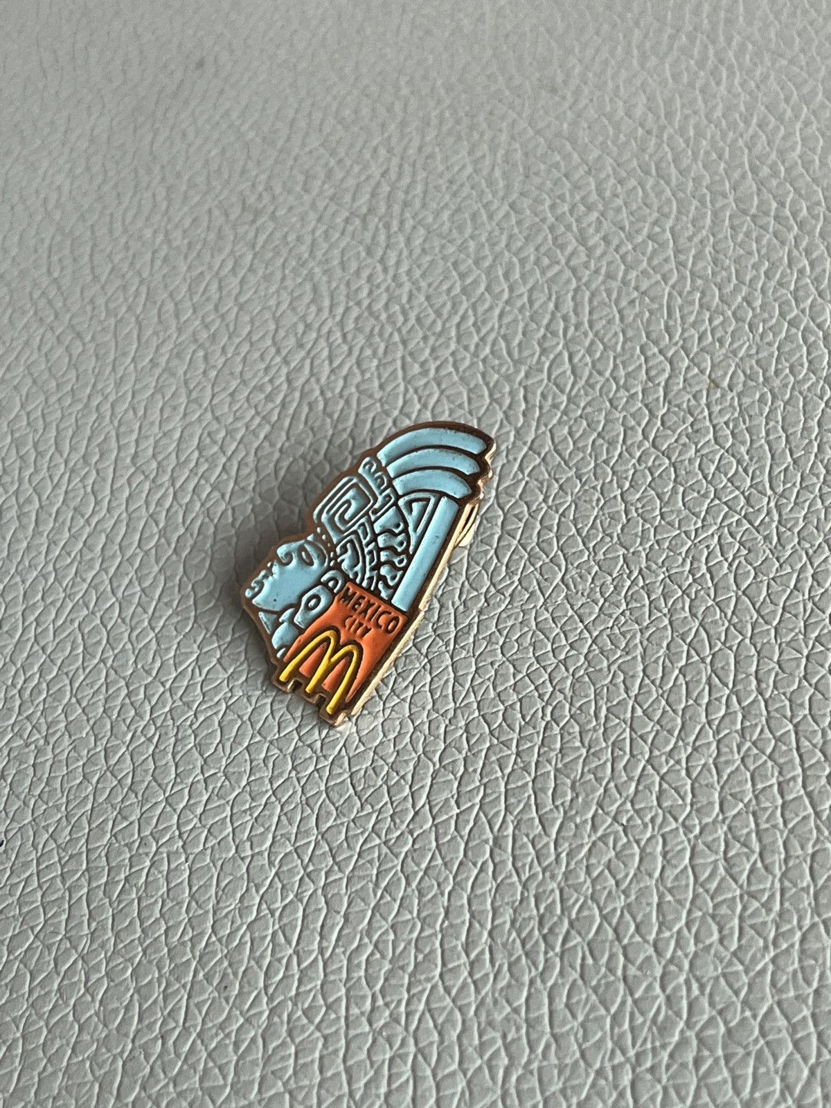 Junk Food × Vintage Mc Donald’s x Mexico City vintage pin (90´s) Size ONE SIZE - 3 Thumbnail