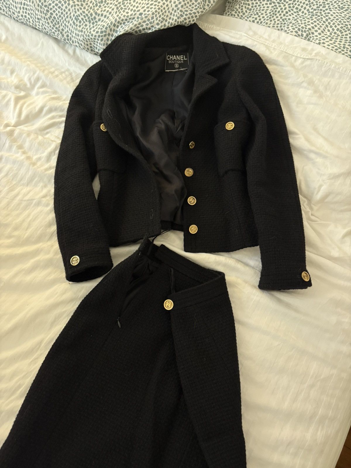 Chanel Chanel lux classic black suit Size XS / US 0-2 / IT 36-38 - 1 Thumbnail