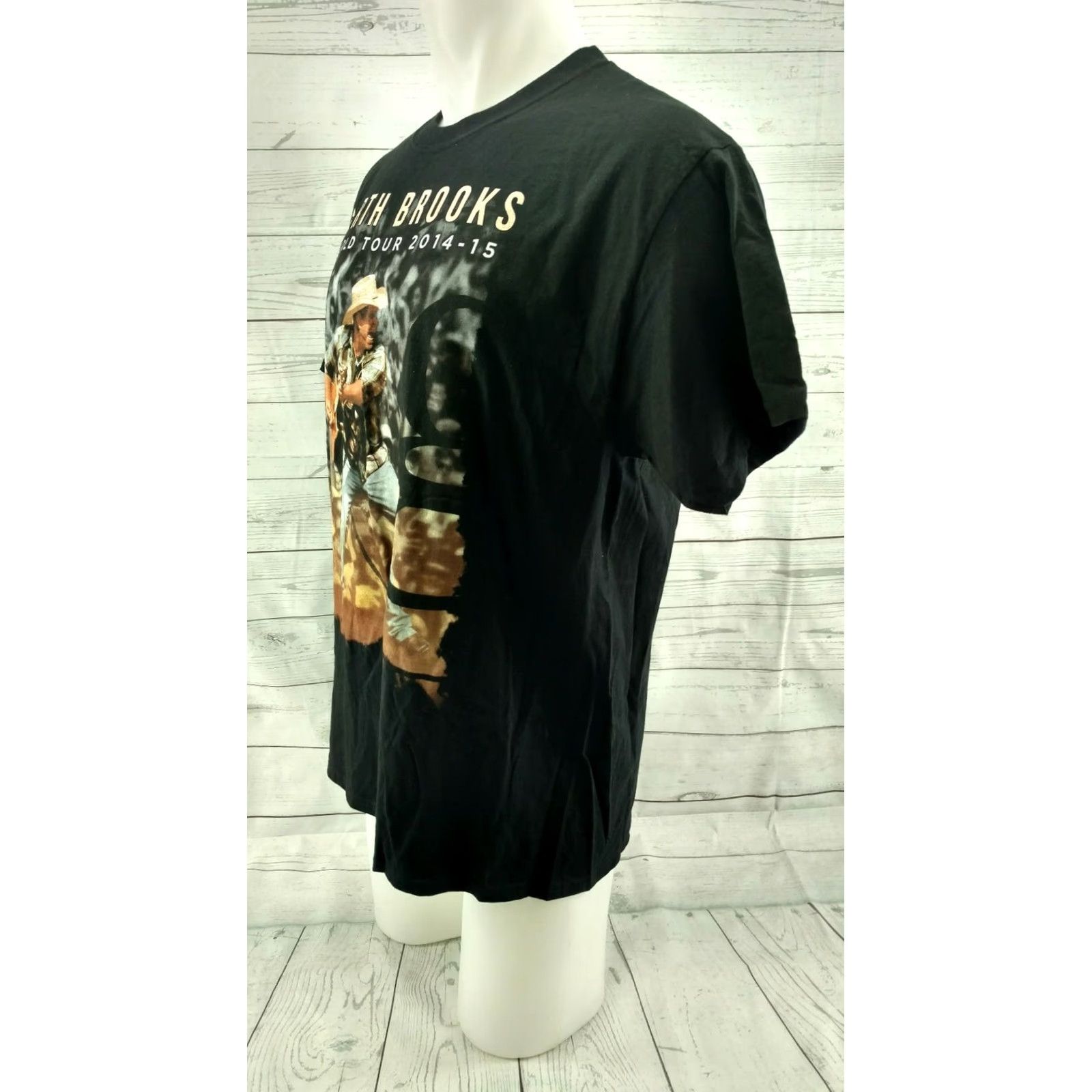 Hanes Garth Brooks World Tour 2014 2015 Black Large T-shirt Mens HB Hanes 100% Cotton Crew Neck Short Sleeve Shirt Regular Size L Color Black Size US L / EU 52-54 / 3 - 3 Thumbnail