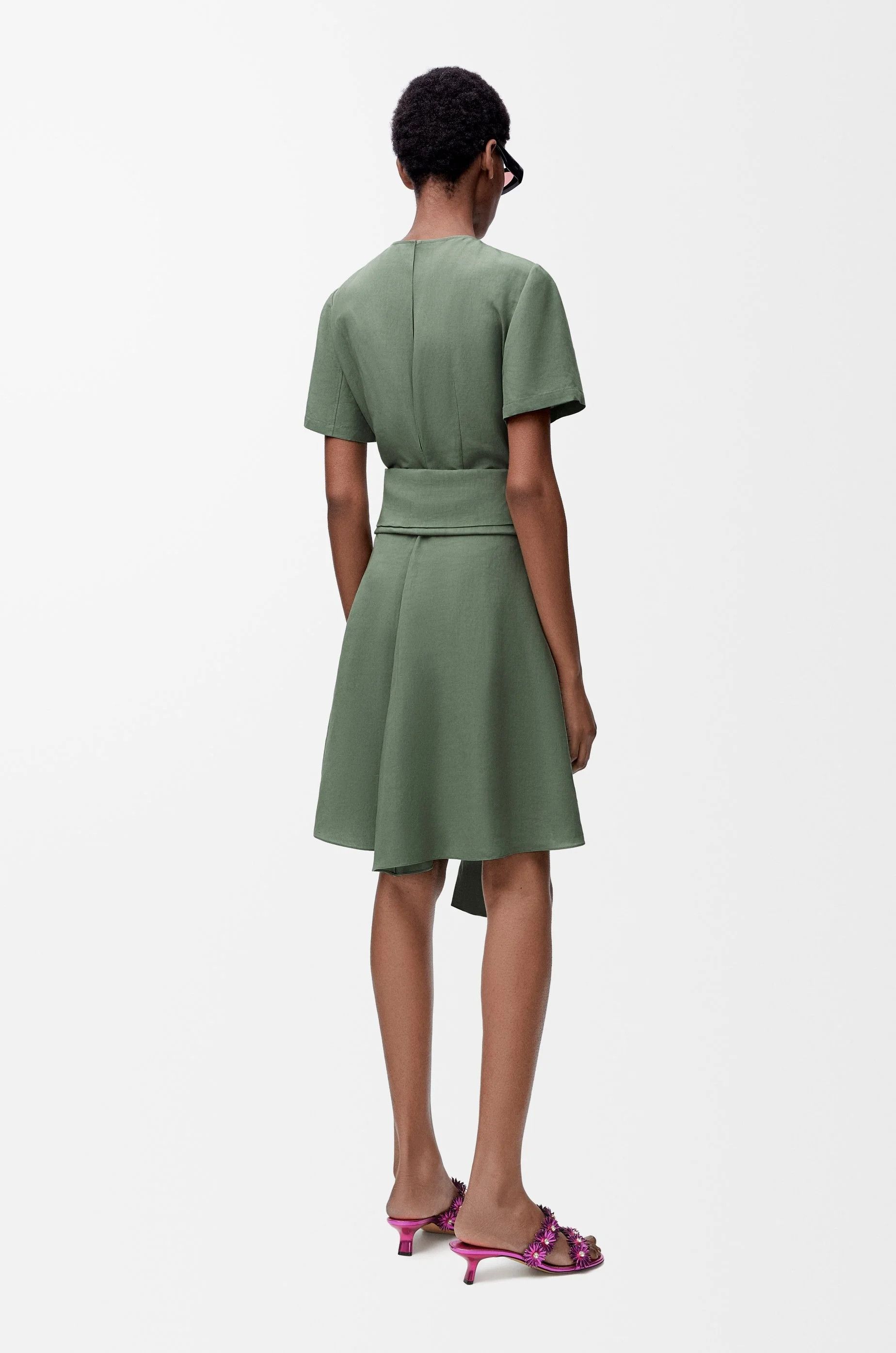 Loewe o1in1g0426 Pebble Dress in Viscose And Linen in Sage Size M / US 6-8 / IT 42-44 - 5 Thumbnail