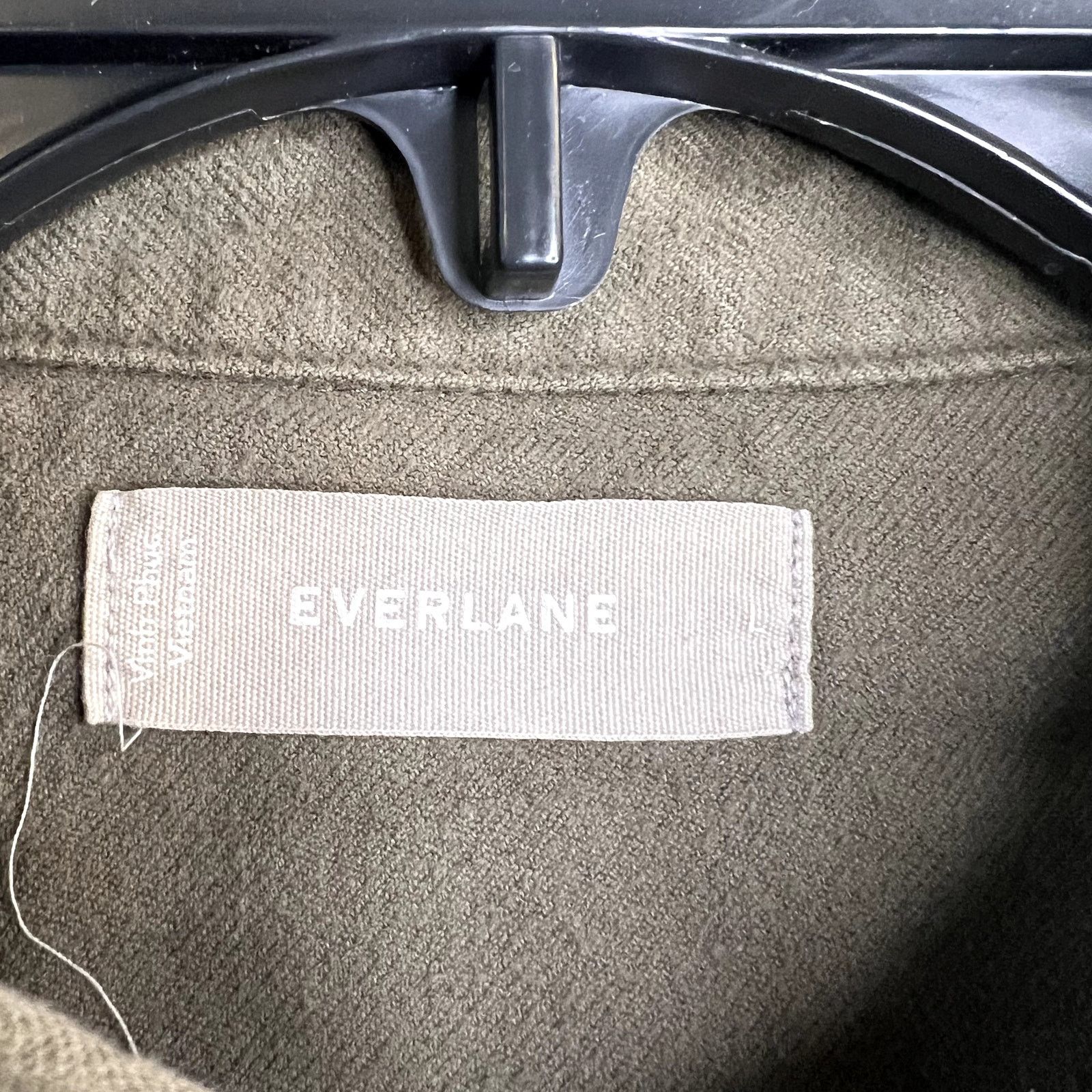 Everlane Everlane Men's Button Down Shirt Army Green size L Size US L / EU 52-54 / 3 - 2 Thumbnail