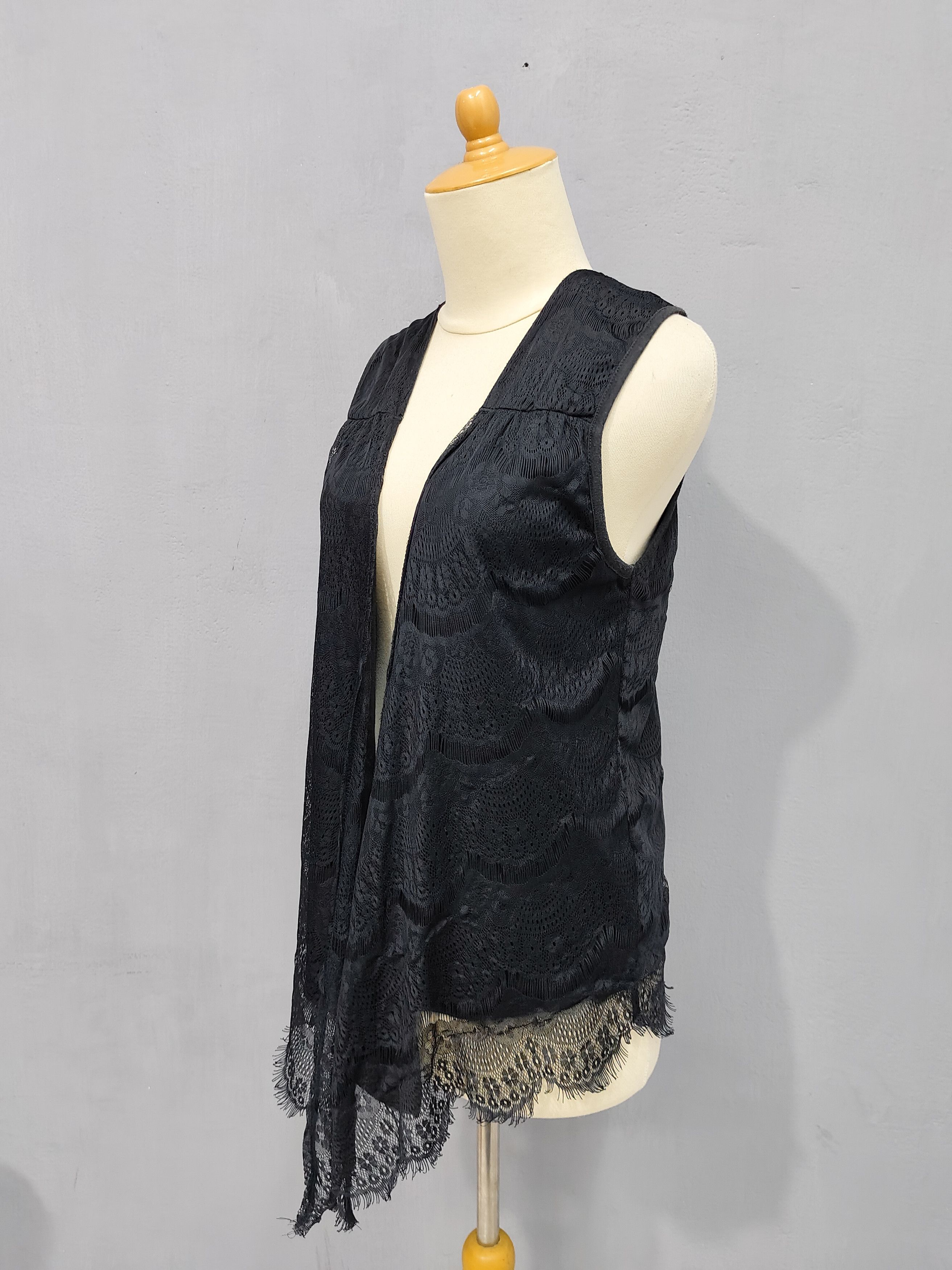 Japanese Brand Le Fraise🇯🇵 Gothic Boho Mori Lace Asymmetric Layered Vest Size L / US 10 / IT 46 - 4 Thumbnail