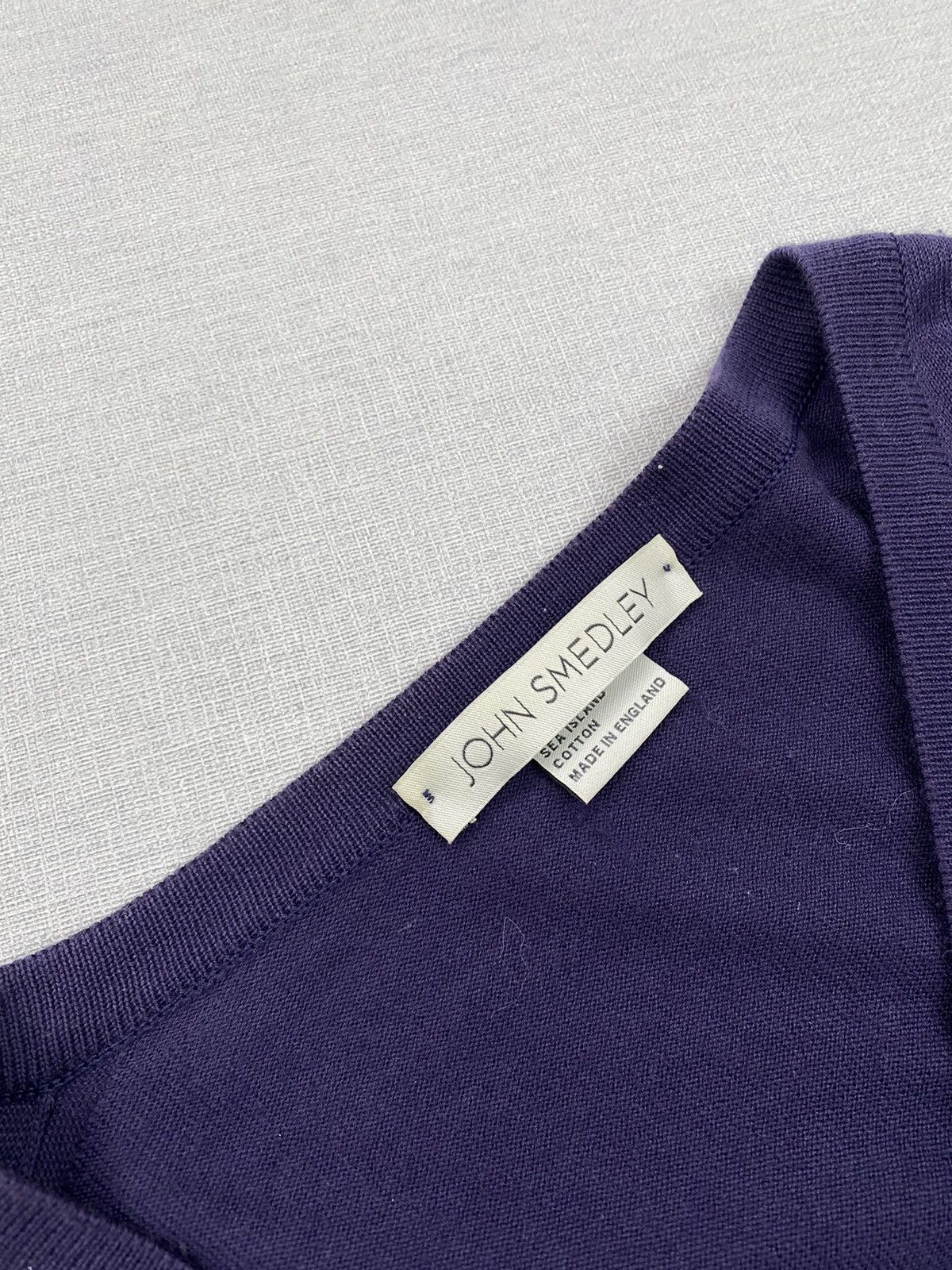 John Smedley Men’s John Smedlay V-Neck Sweater size L Size US L / EU 52-54 / 3 - 4 Thumbnail
